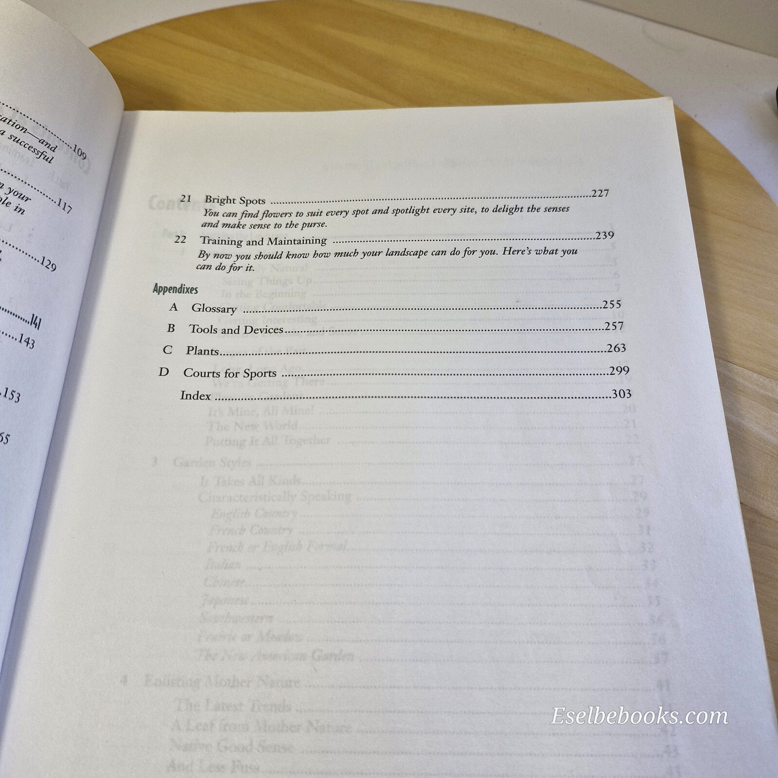 The Complete Idiot's Guide to Landscaping Illustrated By Joel M. Lerner · 200...