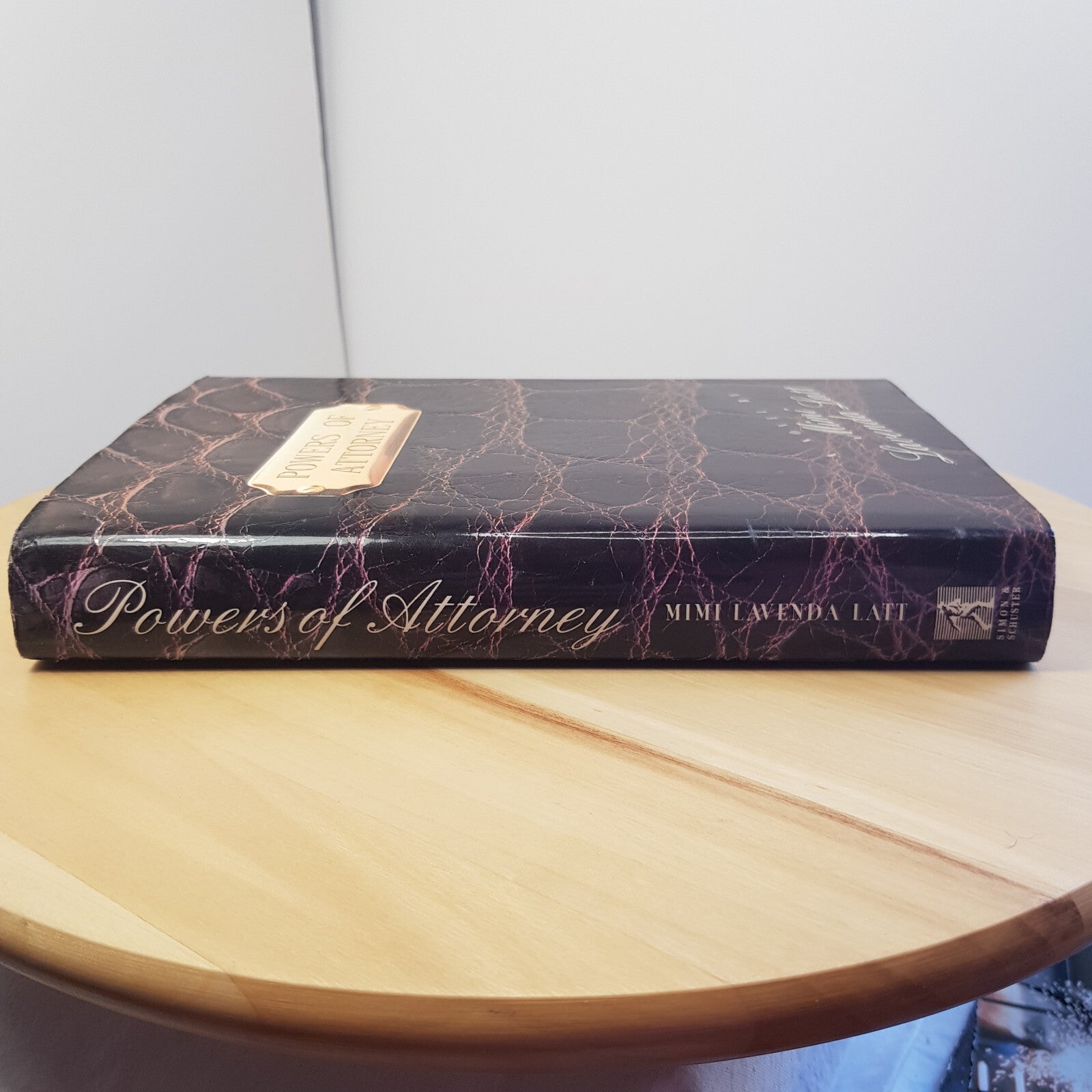 Crime fiction: Powers of Attorney By Mimi Lavenda Latt · 1994 - vintage hardb...
