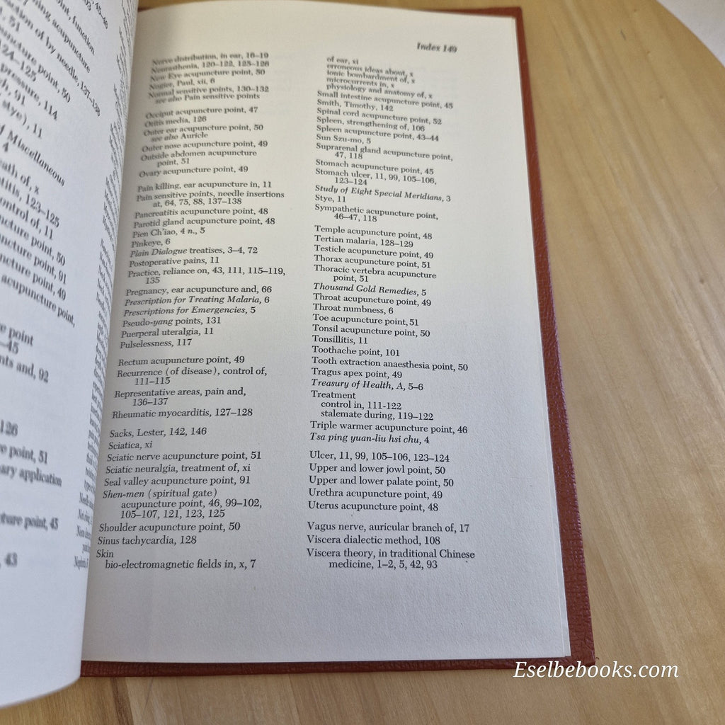 Ear Acupuncture, A Chinese Medical Report by Helena L. Huang 1974 - hardback