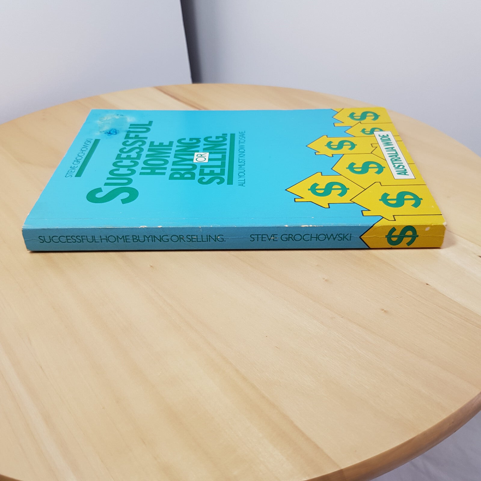 Successful home buying or selling by Steve Grochowski - vintage paperback