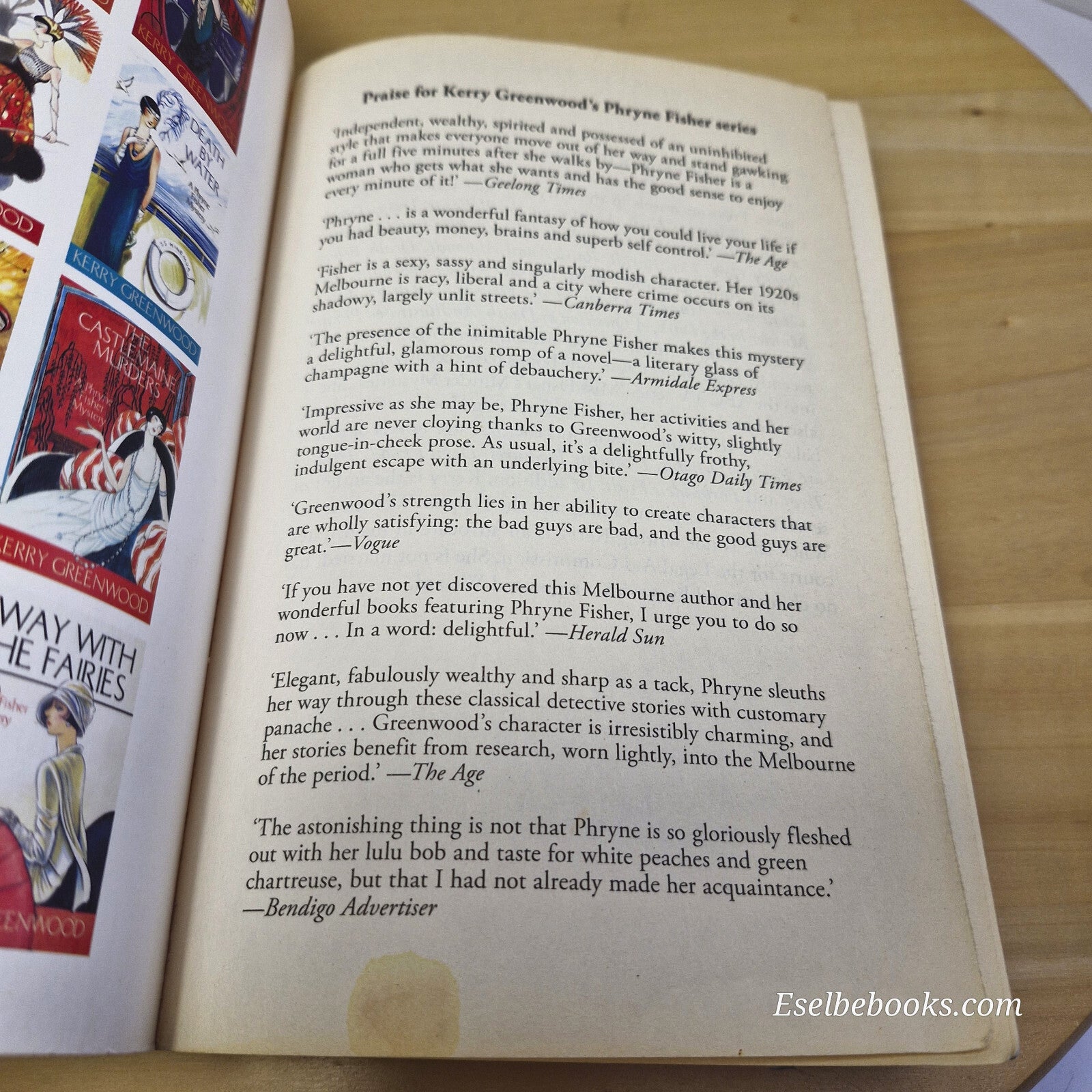 Phyrne Fisher mystery: Unnatural Habits By Kerry Greenwood · 2012 - paperback