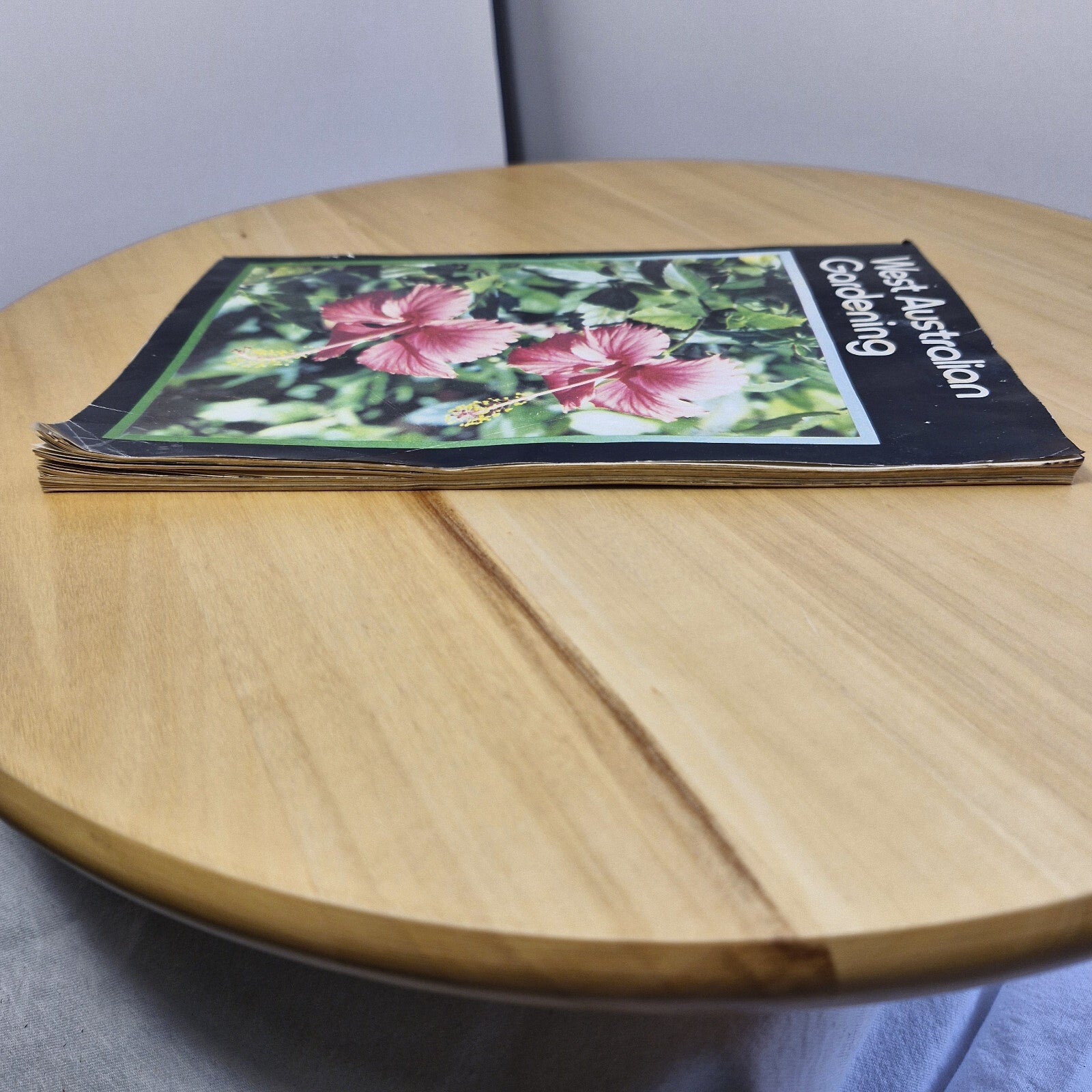 Flora: West Australian Gardening - vintage guide - paperback