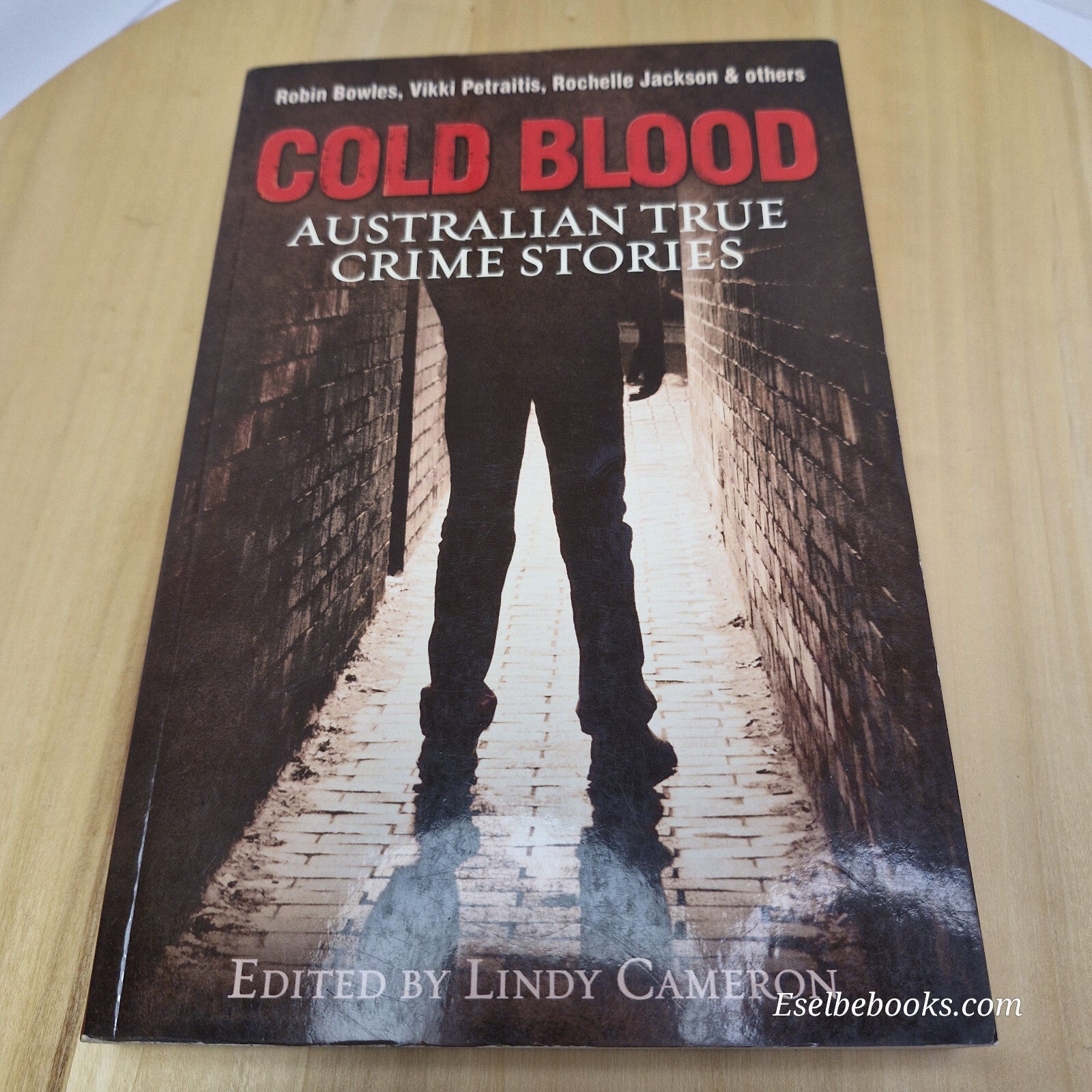 Cold blood - Australian true crime stories by Lindy Cameron - paperback