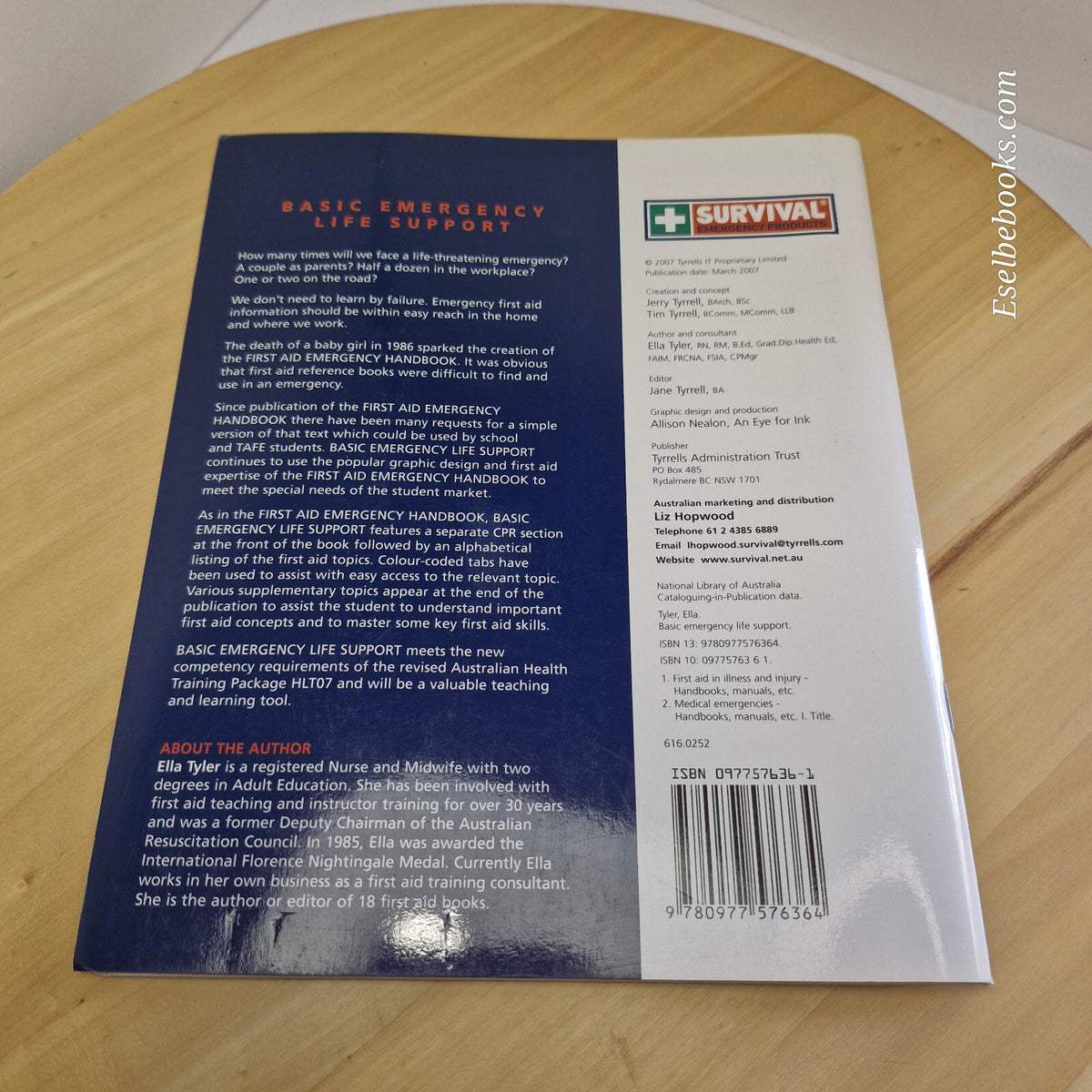 Emergency Medicine/first aid guides x 4 - Australian editions - paperbacks
