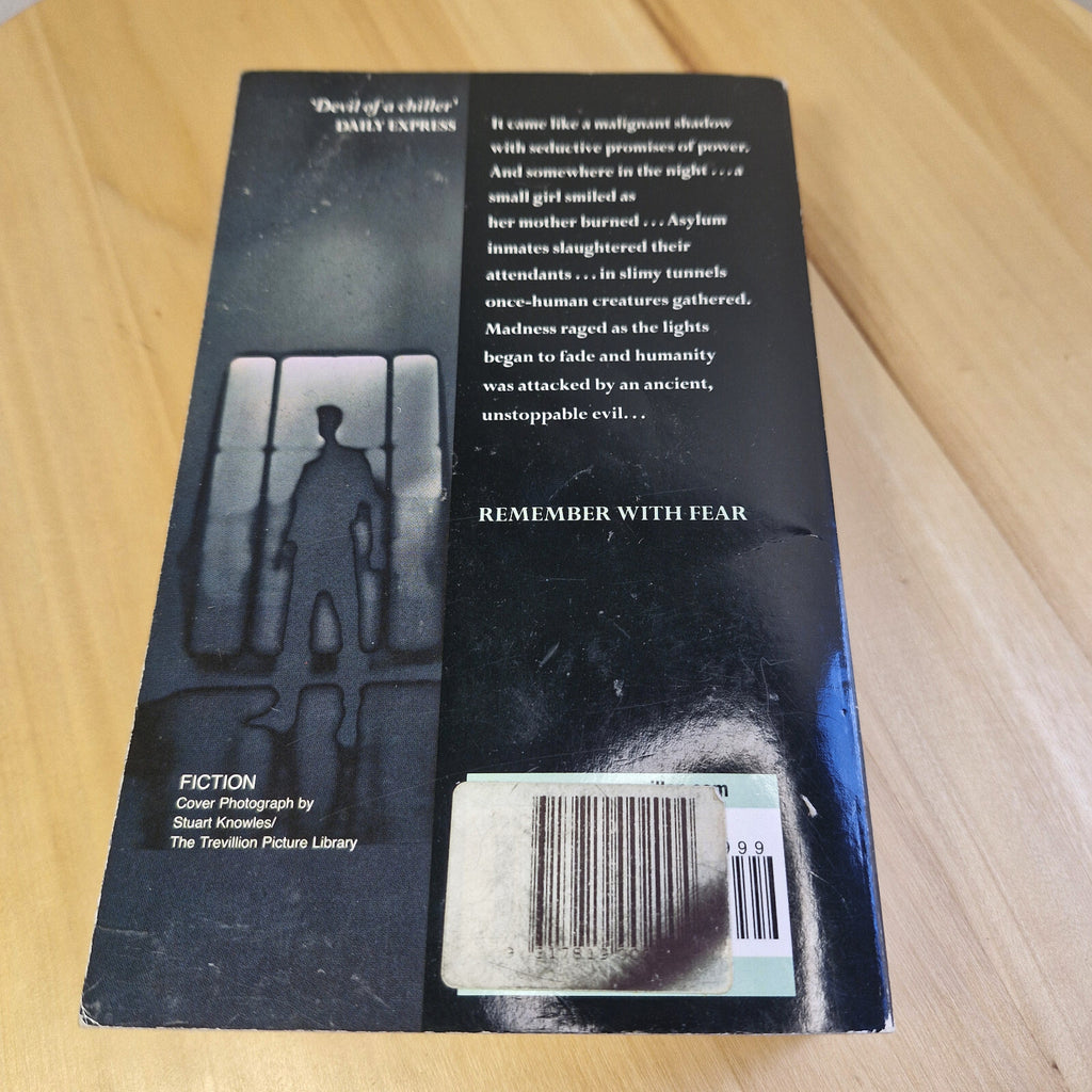 Horror fiction: The Dark By James Herbert · 1999 - paperback