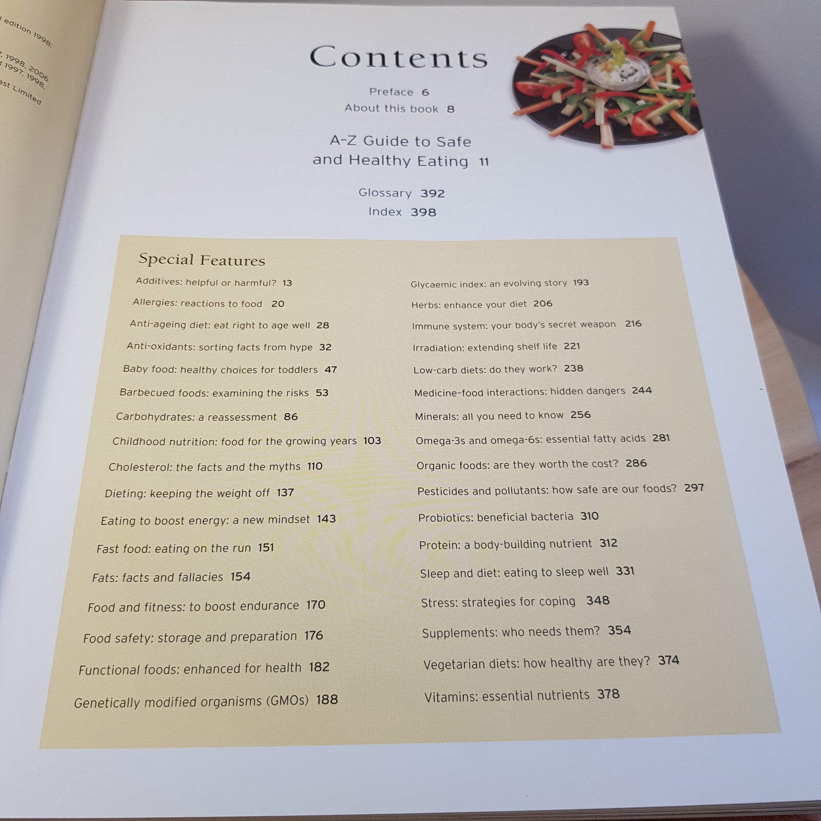 Foods that Harm, Foods that Heal An A-Z Guide to Safe and Healthy Eating By R...