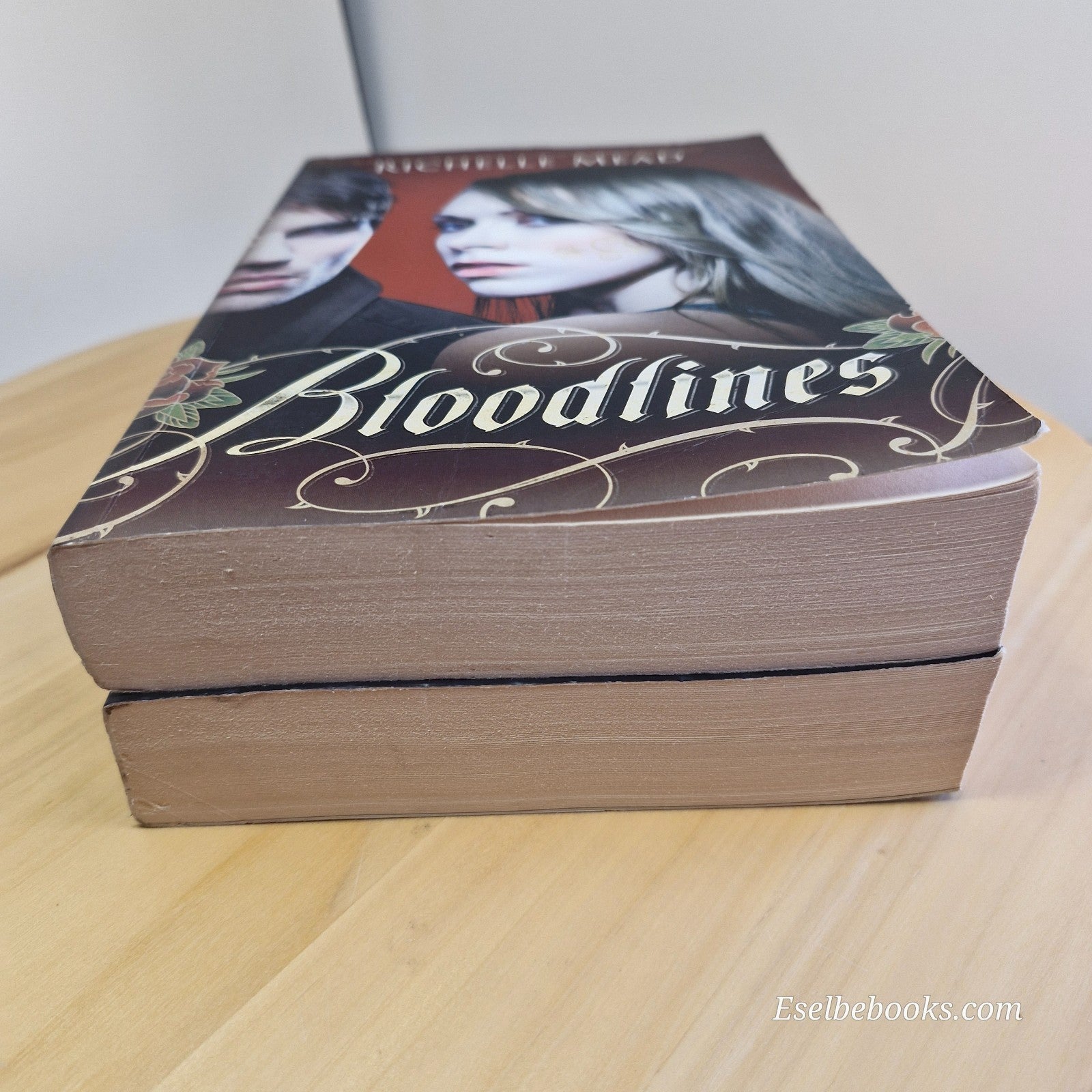 Richelle Mead Bloodlines books 1 & 3 - Bloodlines and The Indigo Spell
