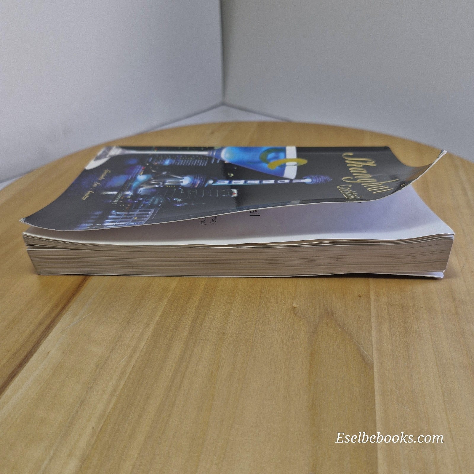 Shanghai Cocktail by Lucinda Lee Austin - paperback