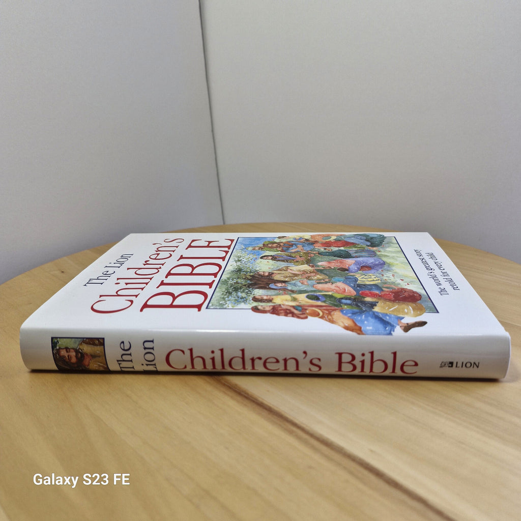 The Lion Children's Bible By Pat Alexander · 2004 - AS NEW hardback