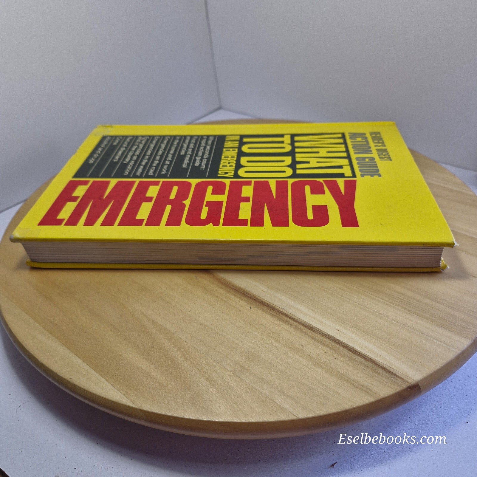 Action Guide : what to Do in an Emergency By Reader's Digest Association - 19...