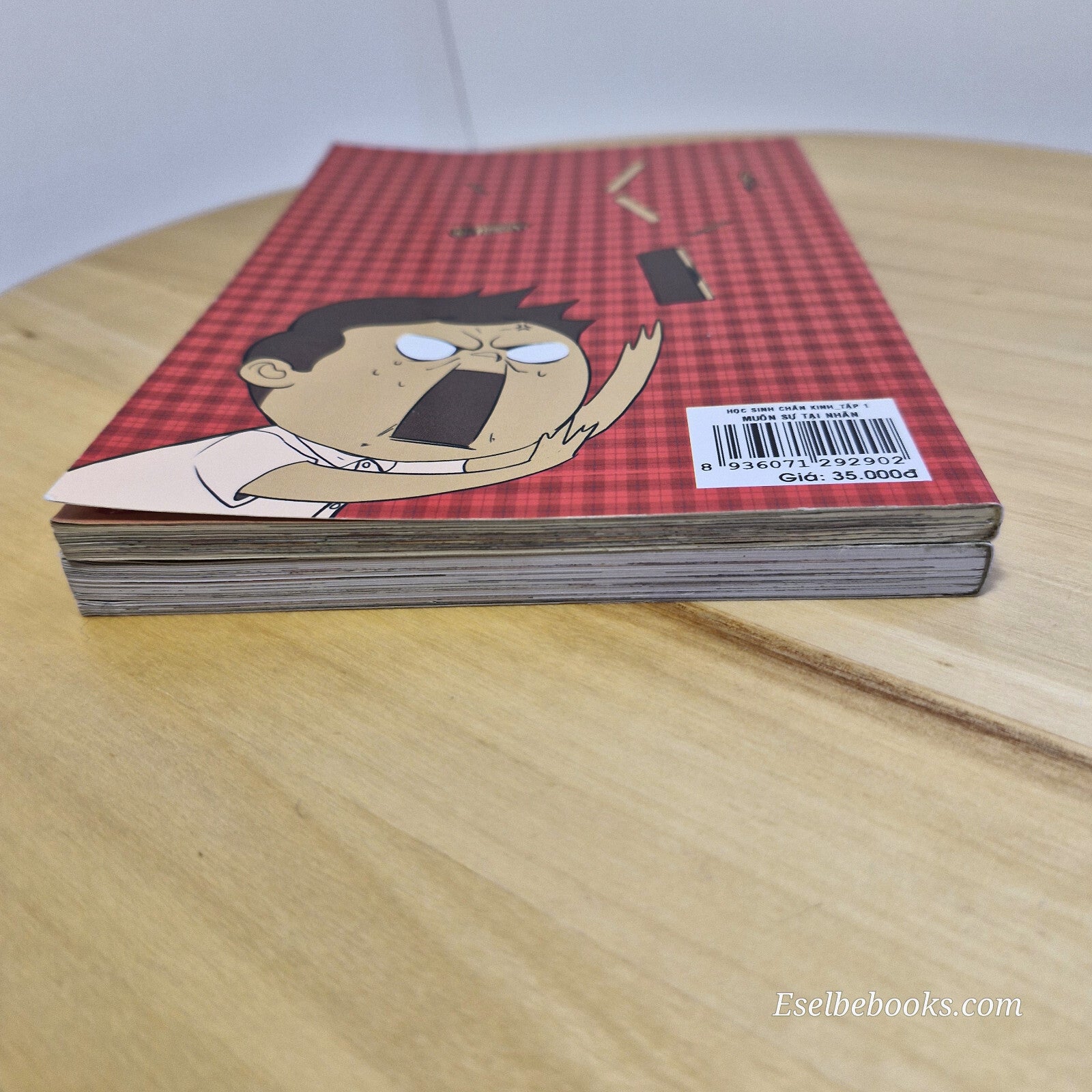 Vietnamese language comic books: Hoc Singh Chan King no. 1 and 4 - paperbacks