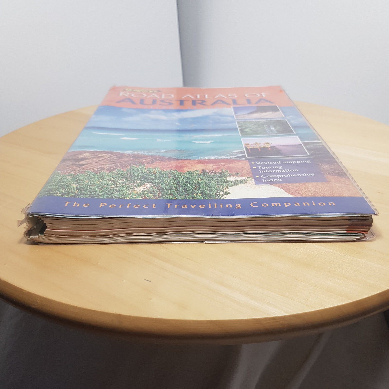 Gregory's Road Atlas Of Australia 2nd Edition 2004 - paperback with plastic c...