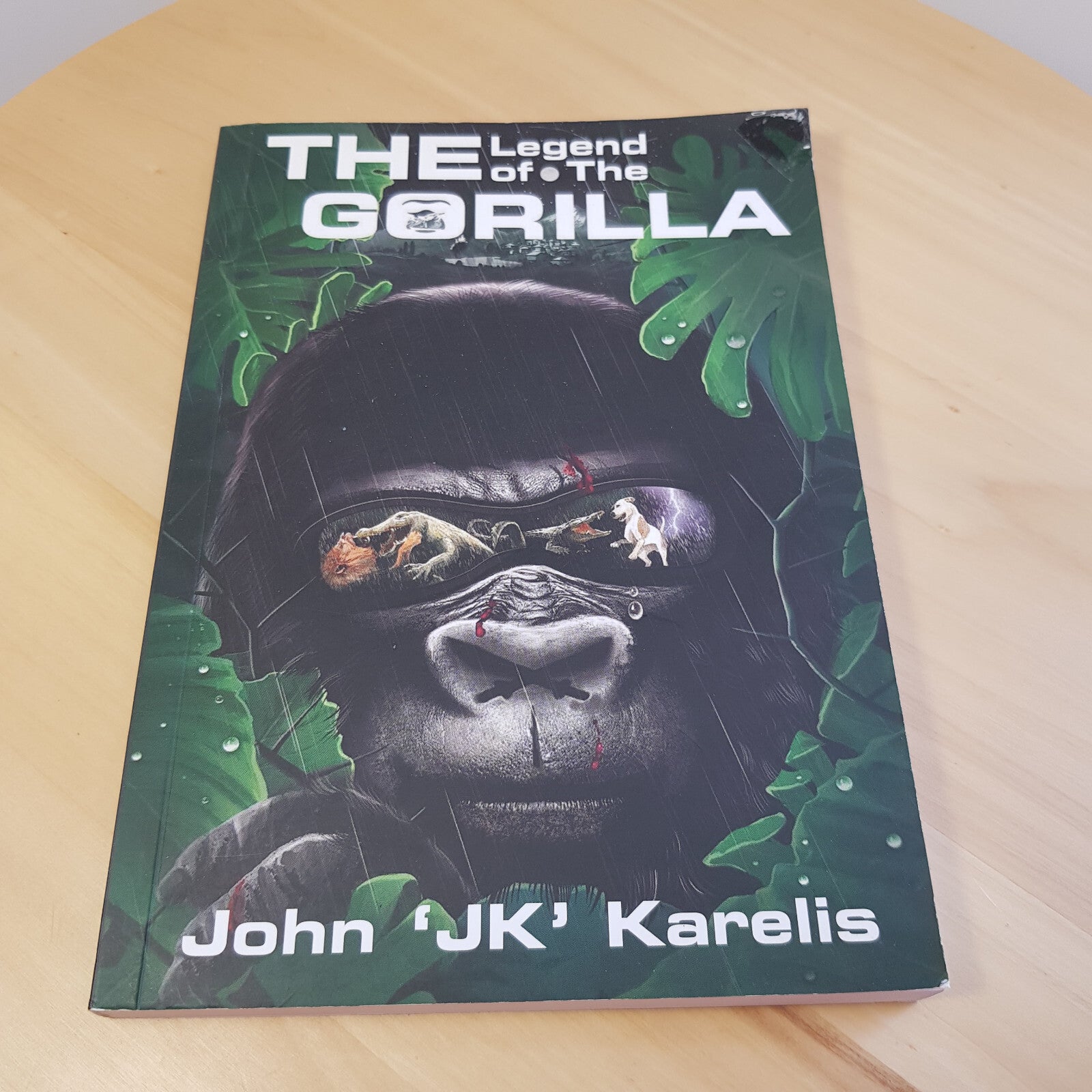 The Legend of the Gorilla By John Karelis no. 1275/2000 signed· 2019 - paperback