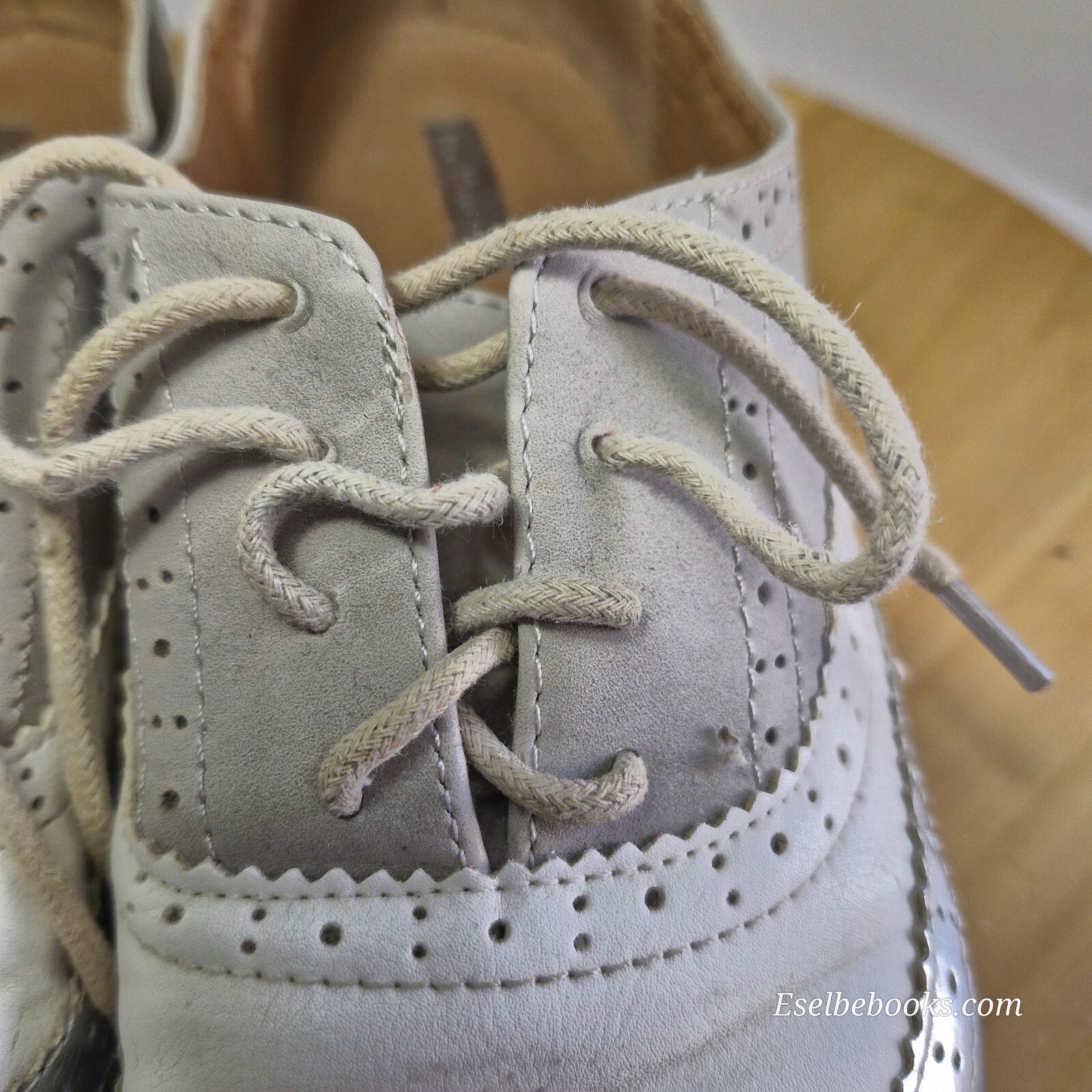 Bellucci size 40 lace up shoes - silver/white/beige with grey rubber soles