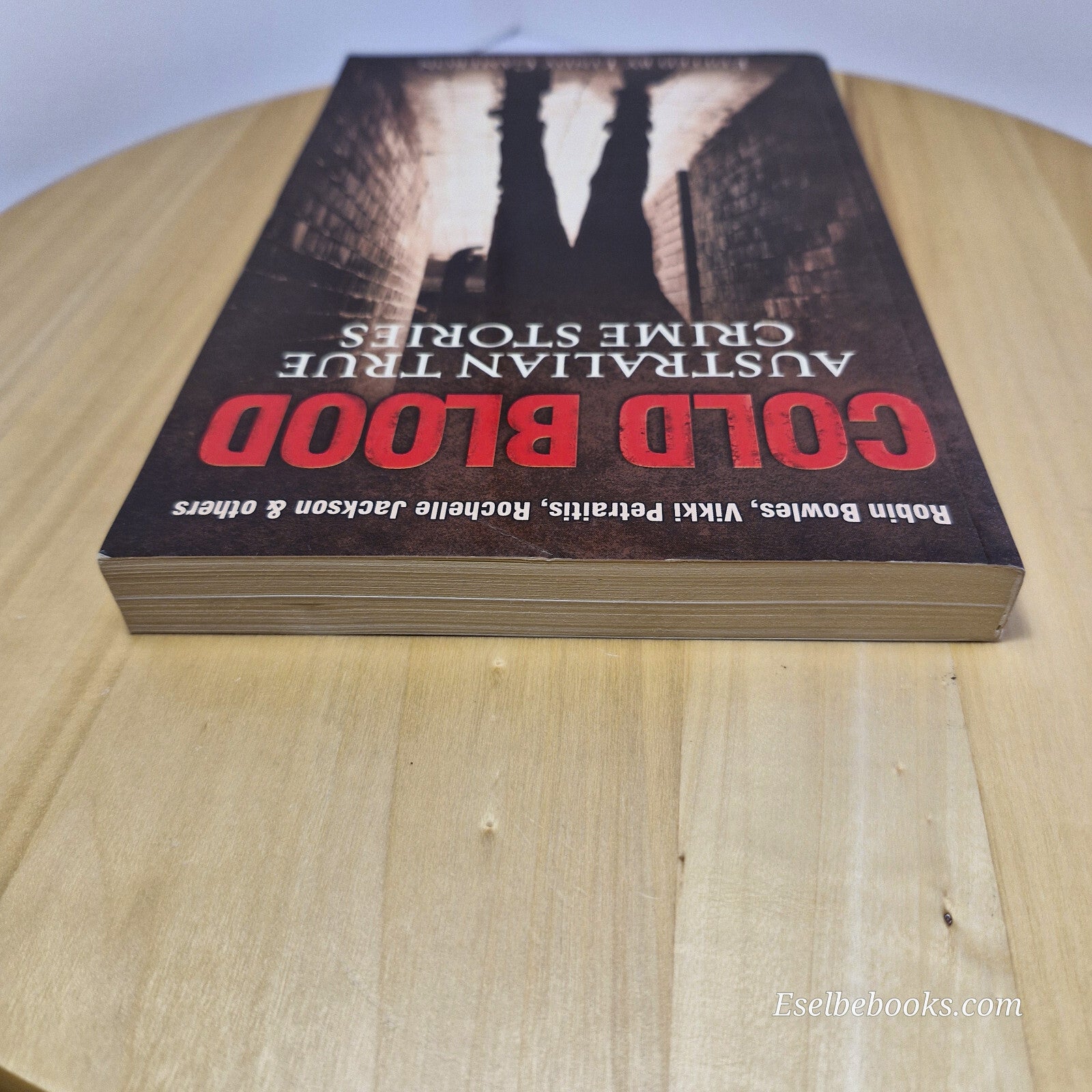 Cold blood - Australian true crime stories by Lindy Cameron - paperback