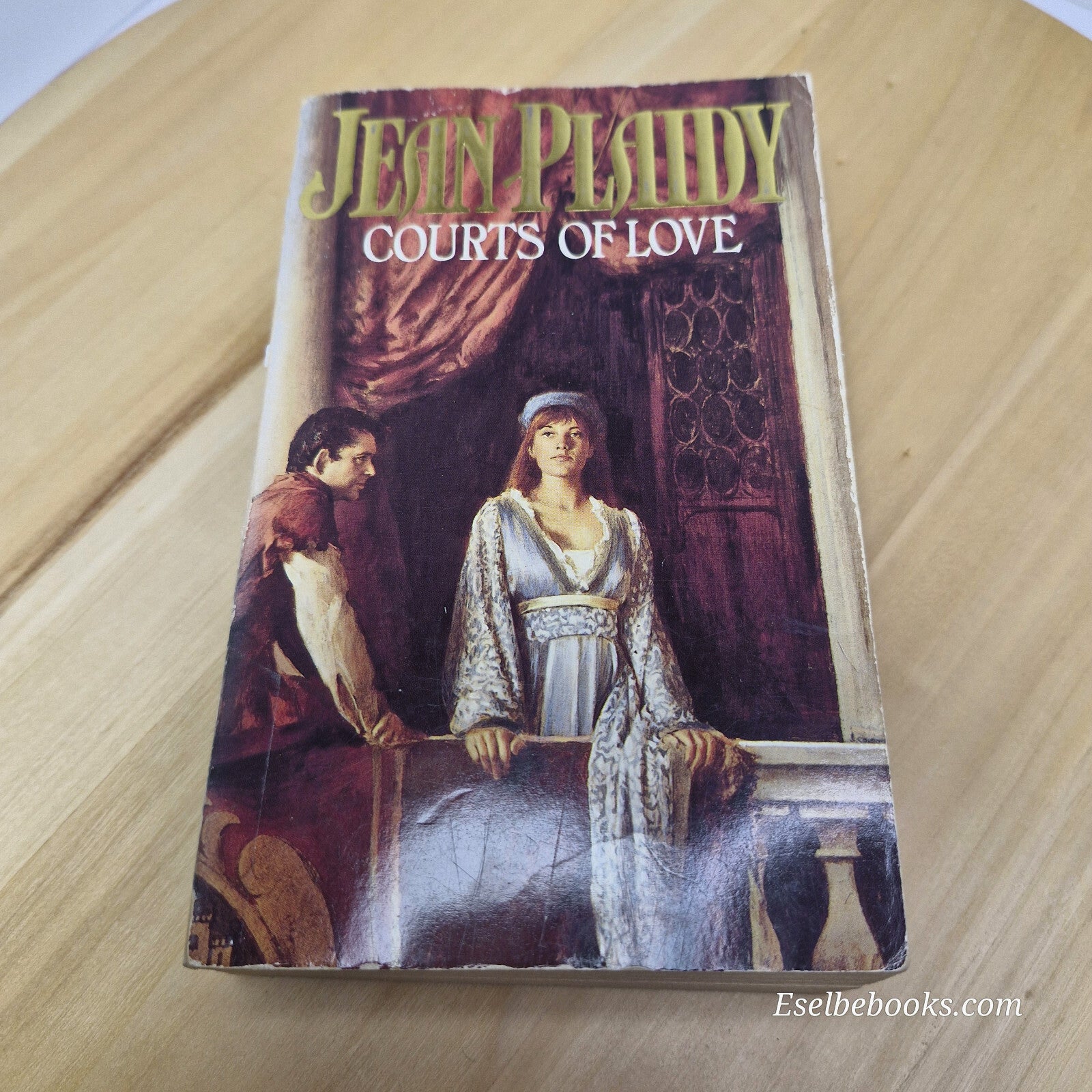 Historical fiction: Courts of love by Jean Plaidy - vintage paperback