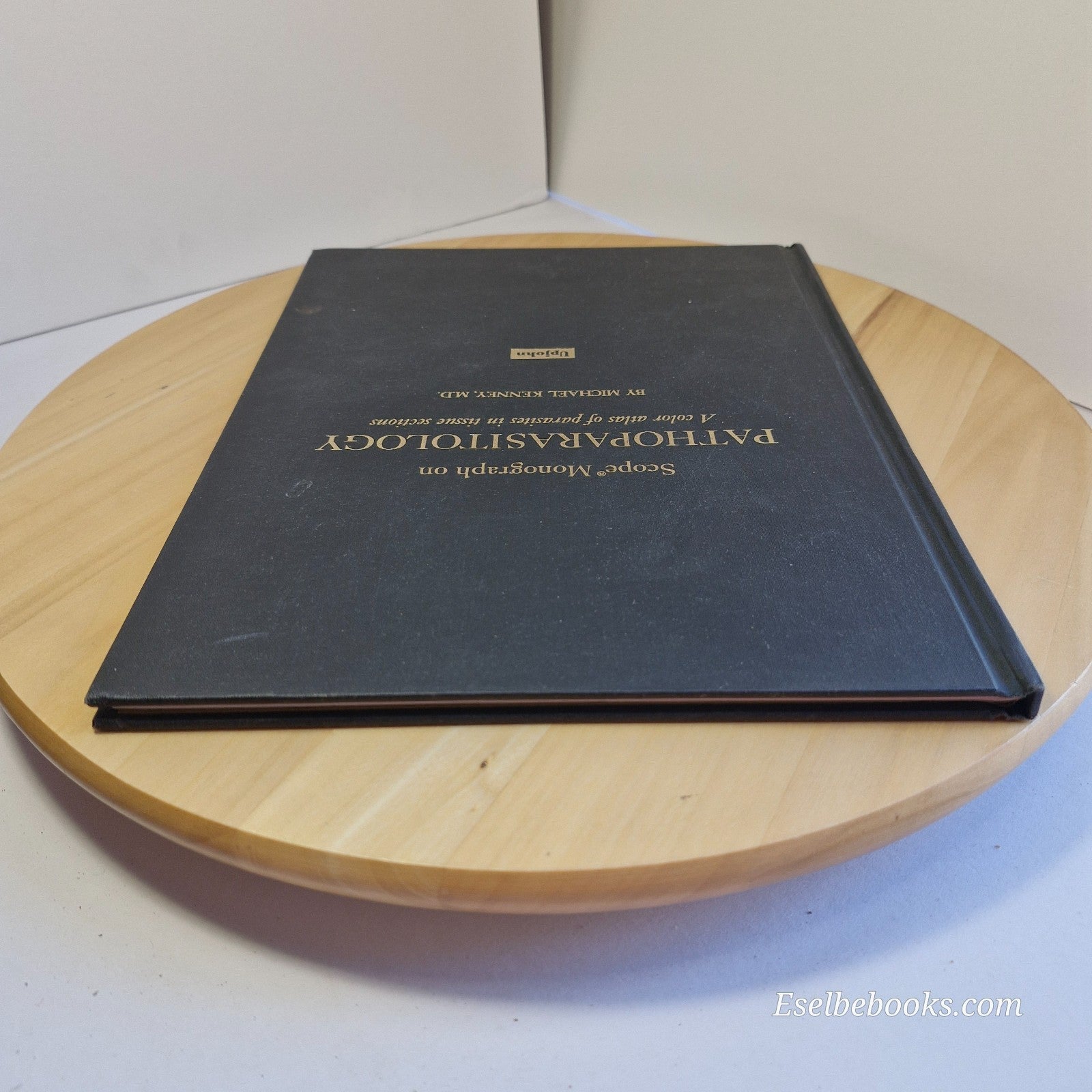 Scope Monograph on Pathoparasitology A Color Atlas by Michael Kenney - hardback