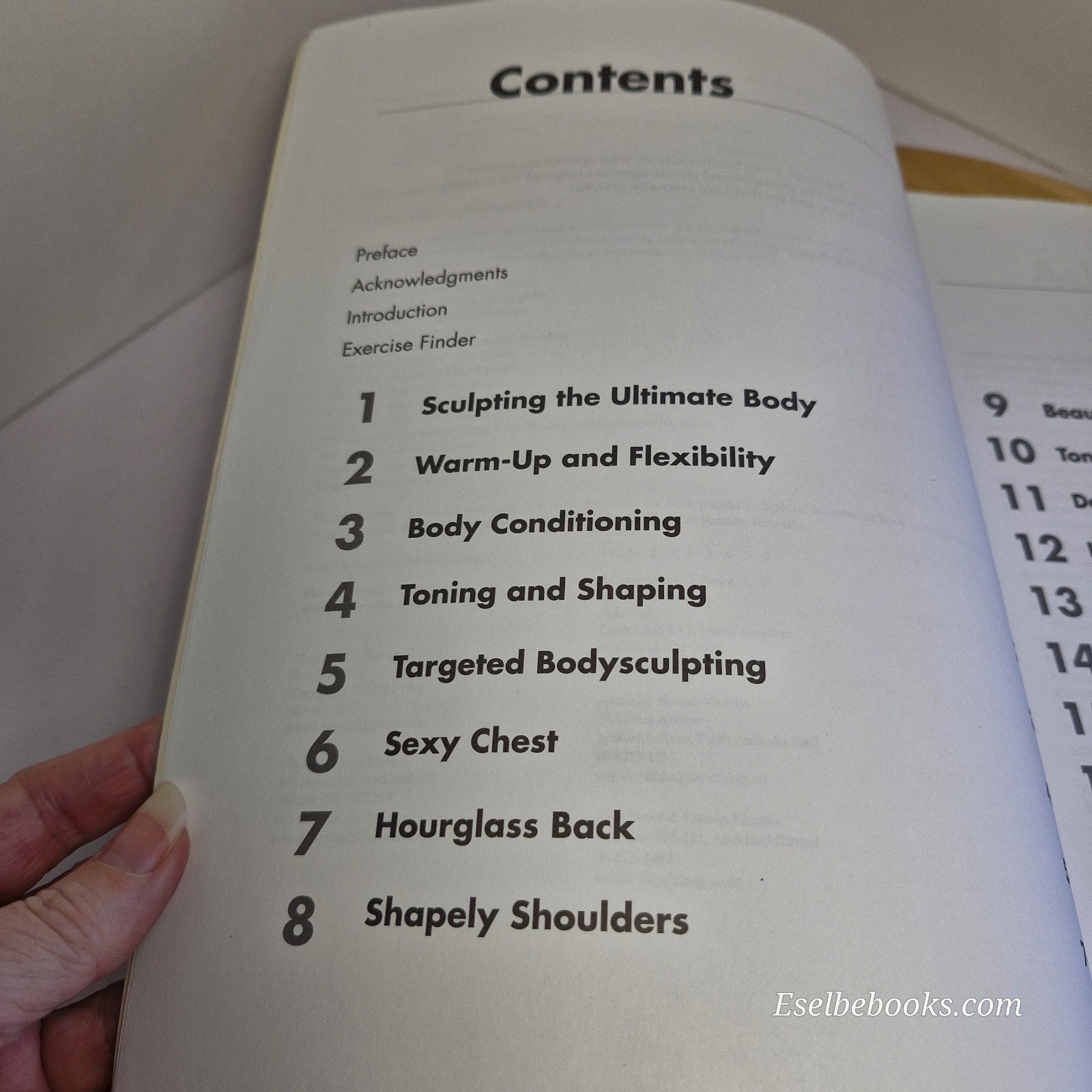 Sculpting Her Body Perfect 2nd edition Brad Schoenfeld - paperback