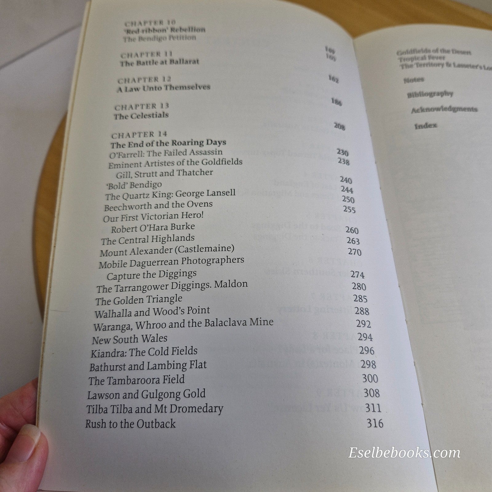 Gold Fever: A Rollicking History of the Australian Goldrush by Geoff Hocking