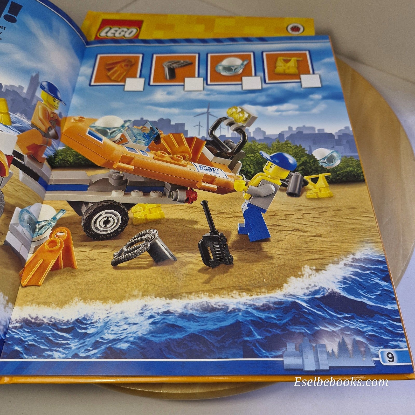 The official Lego annuals 2015; 2016; 2017; 2021; 2022 - hardbacks - NO minifigu
