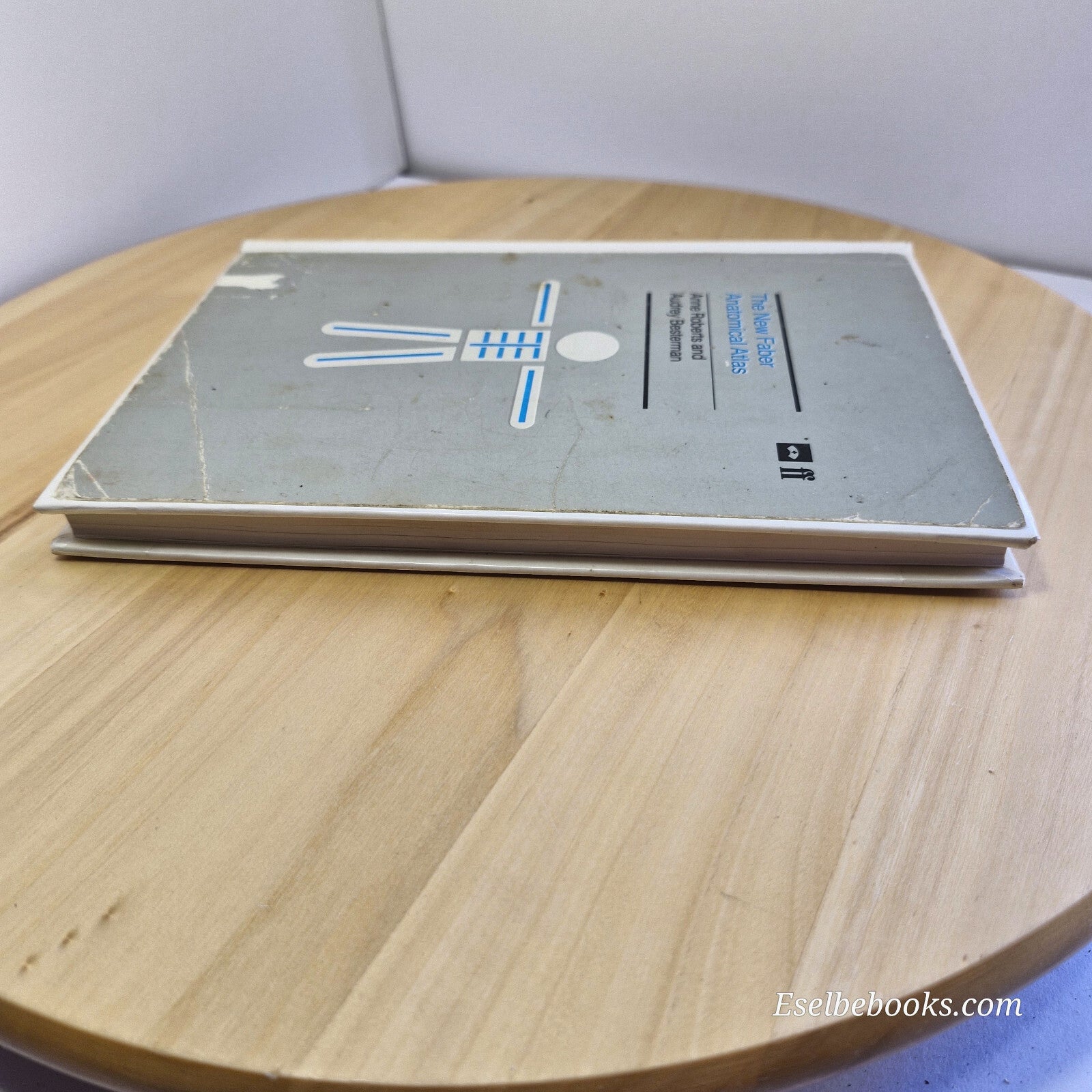 Faber's New Anatomical Atlas By Anne Roberts, Audrey Besterman · 1988 - hardback