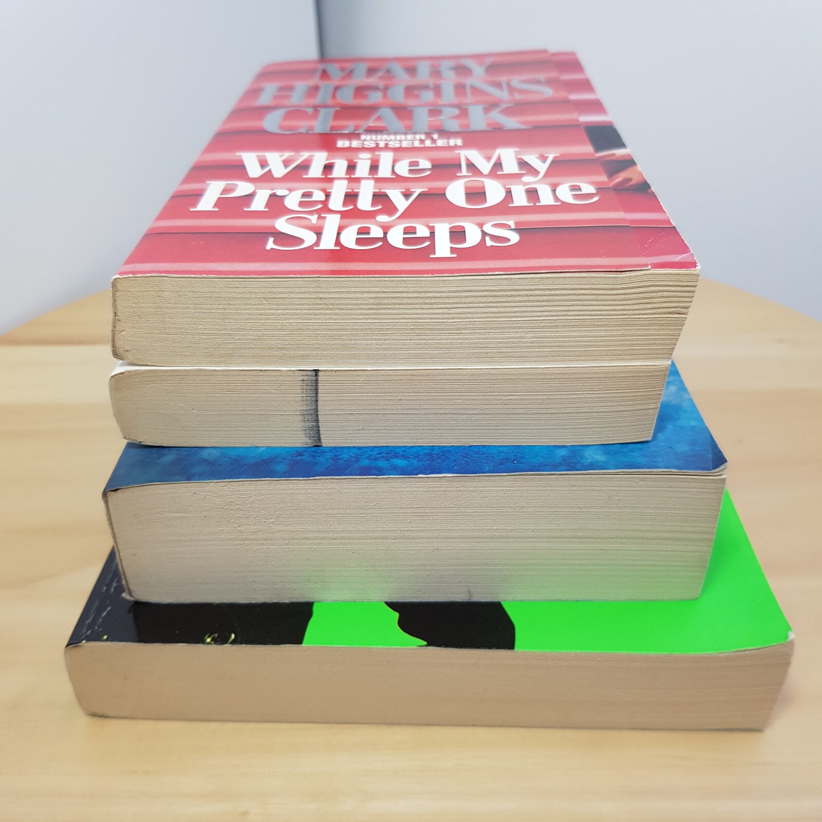 Bundle x 4 crime/thriller books - Sharp turn/Red Wolf/Gallows View/While my p...