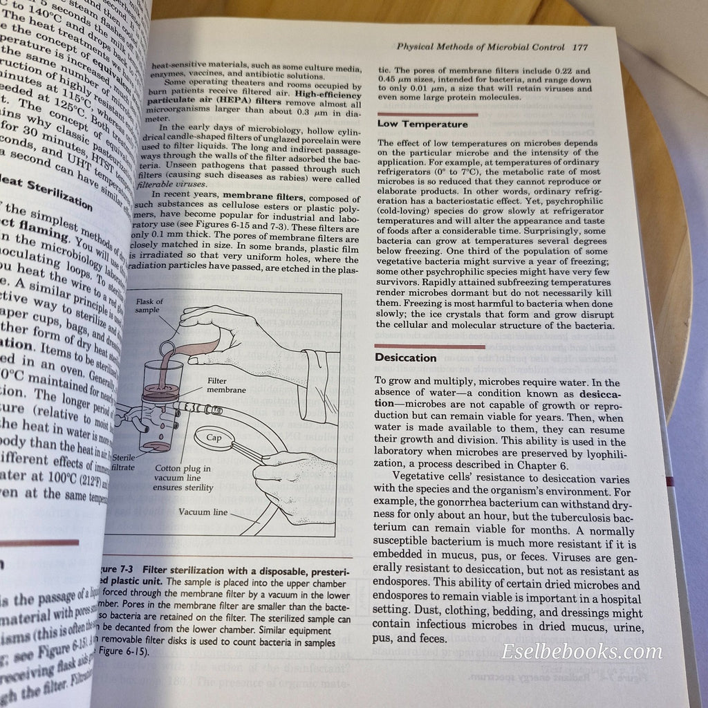 Microbiology - An Introduction - 3rd Edition Tortora/Runke/Case - Hardcover