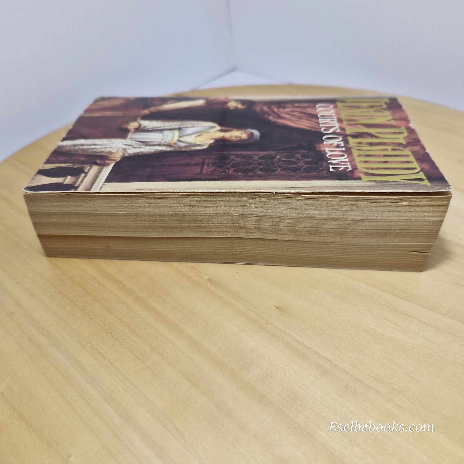 Historical fiction: Courts of love by Jean Plaidy - vintage paperback