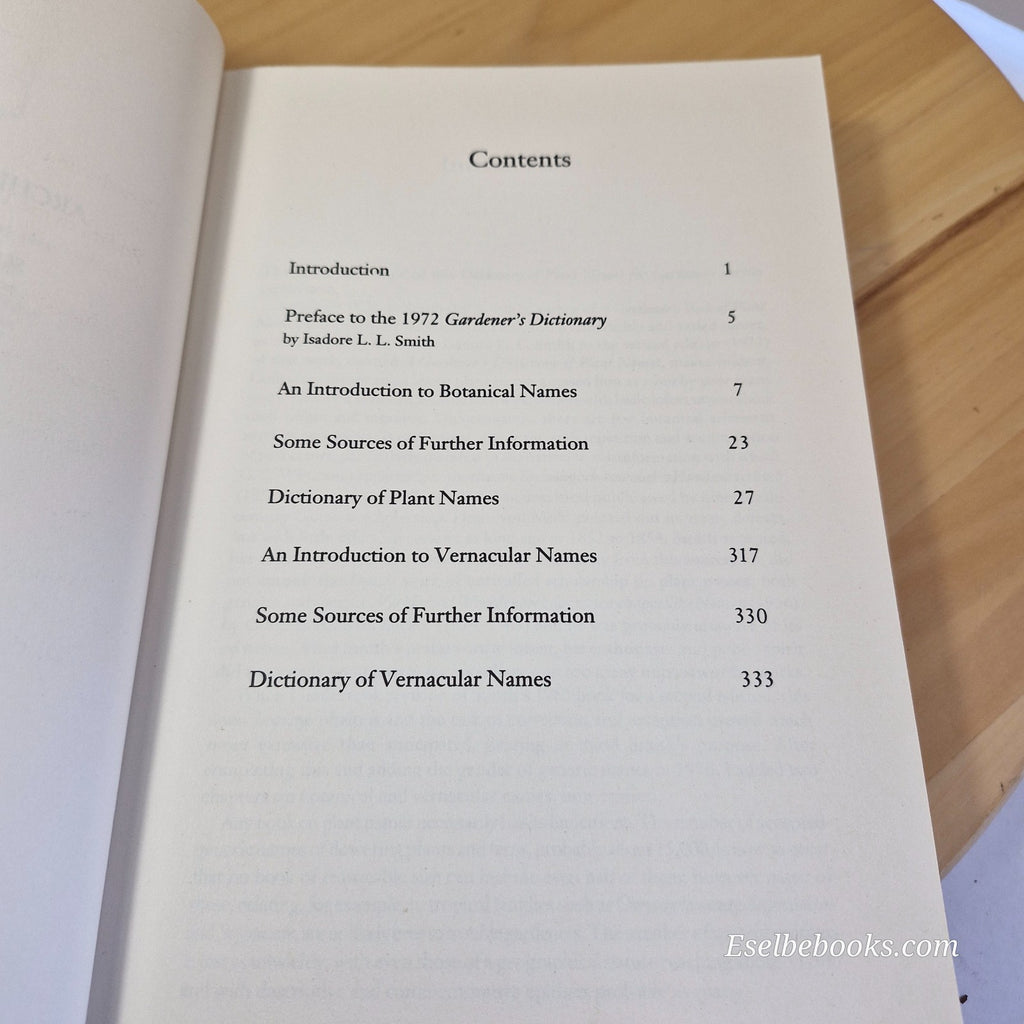 Flora: Stearn's Dictionary of Plant Names by William T Stearn - paperback