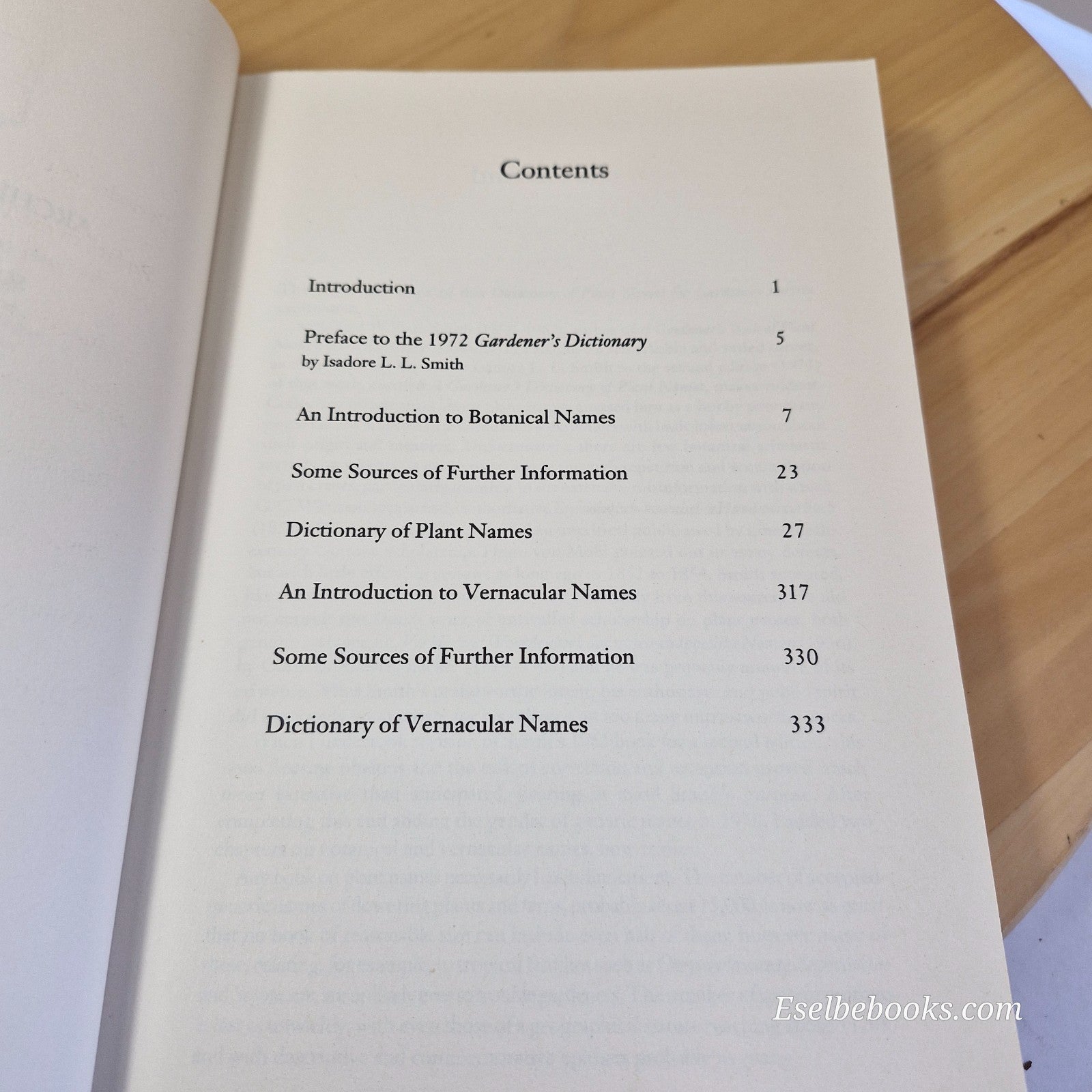 Flora: Stearn's Dictionary of Plant Names by William T Stearn - paperback