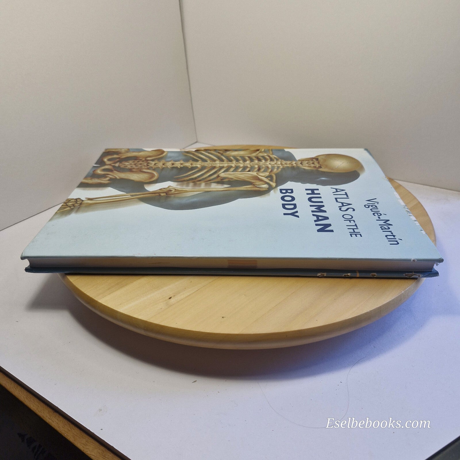 Atlas of the Human Body By Jordi Vigué, Emilio Martín Orte · 2009 - hardback