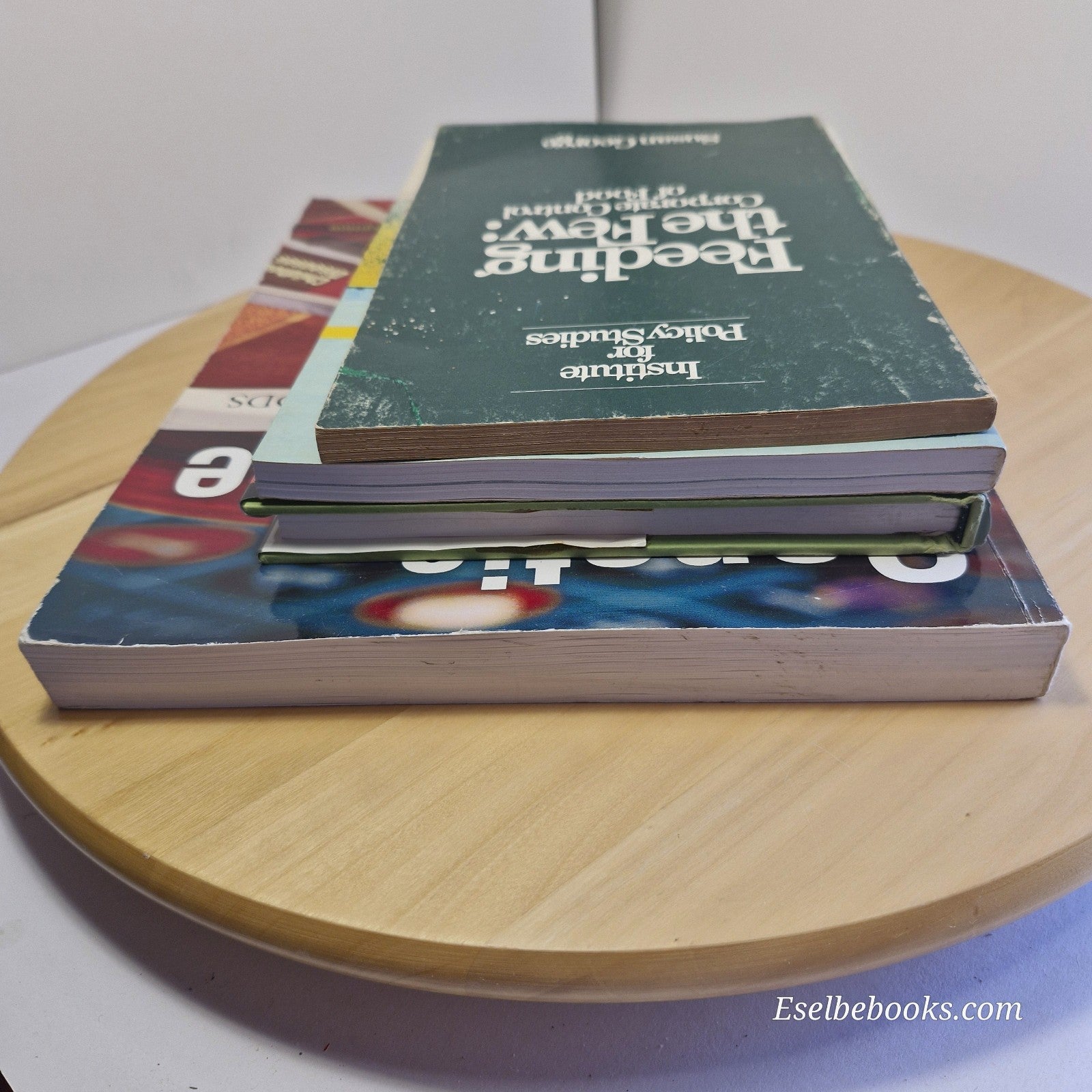 4 guidebooks regarding genetically engineered food - titles in description