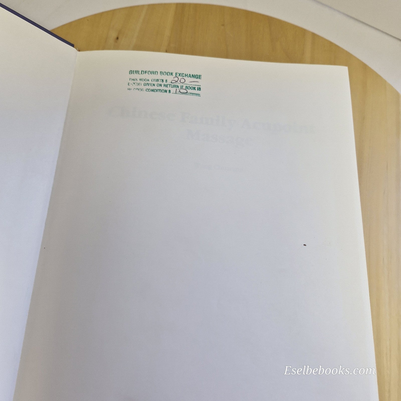 Chinese Family Acupoint Massage By Chuangui Wang - hardback