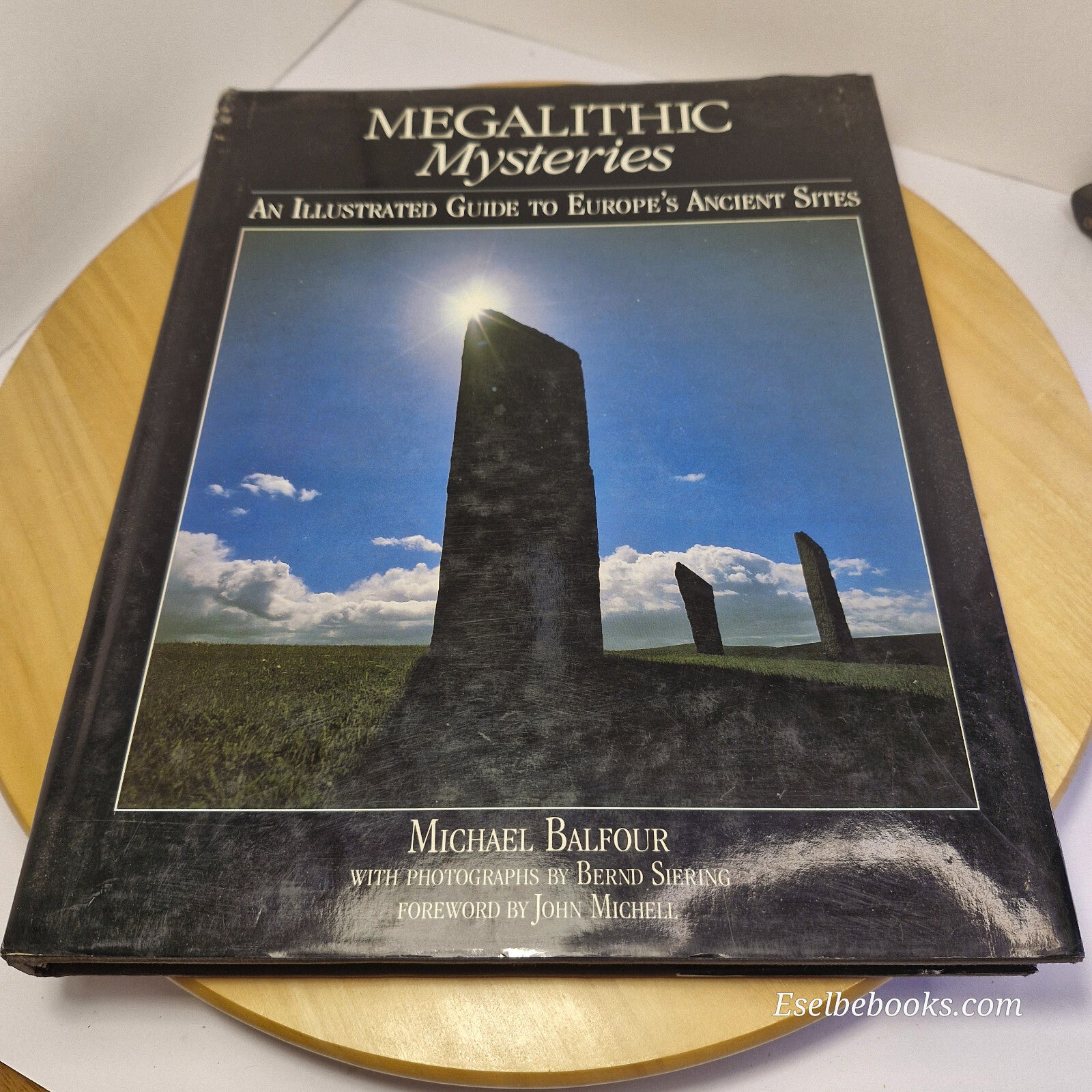 Megalithic mysteries - an illustrated guide to Europe's ancient sites - large...