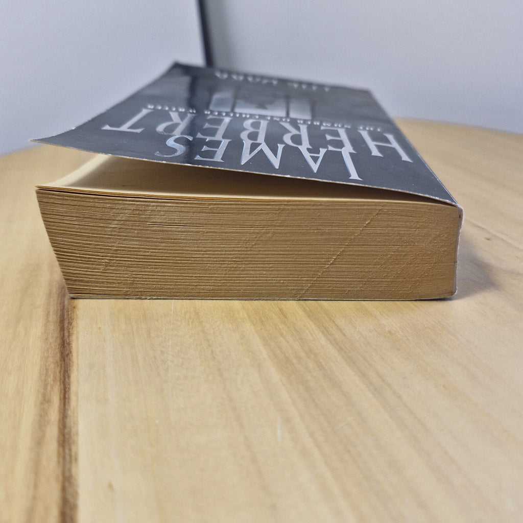 Horror fiction: The Dark By James Herbert · 1999 - paperback