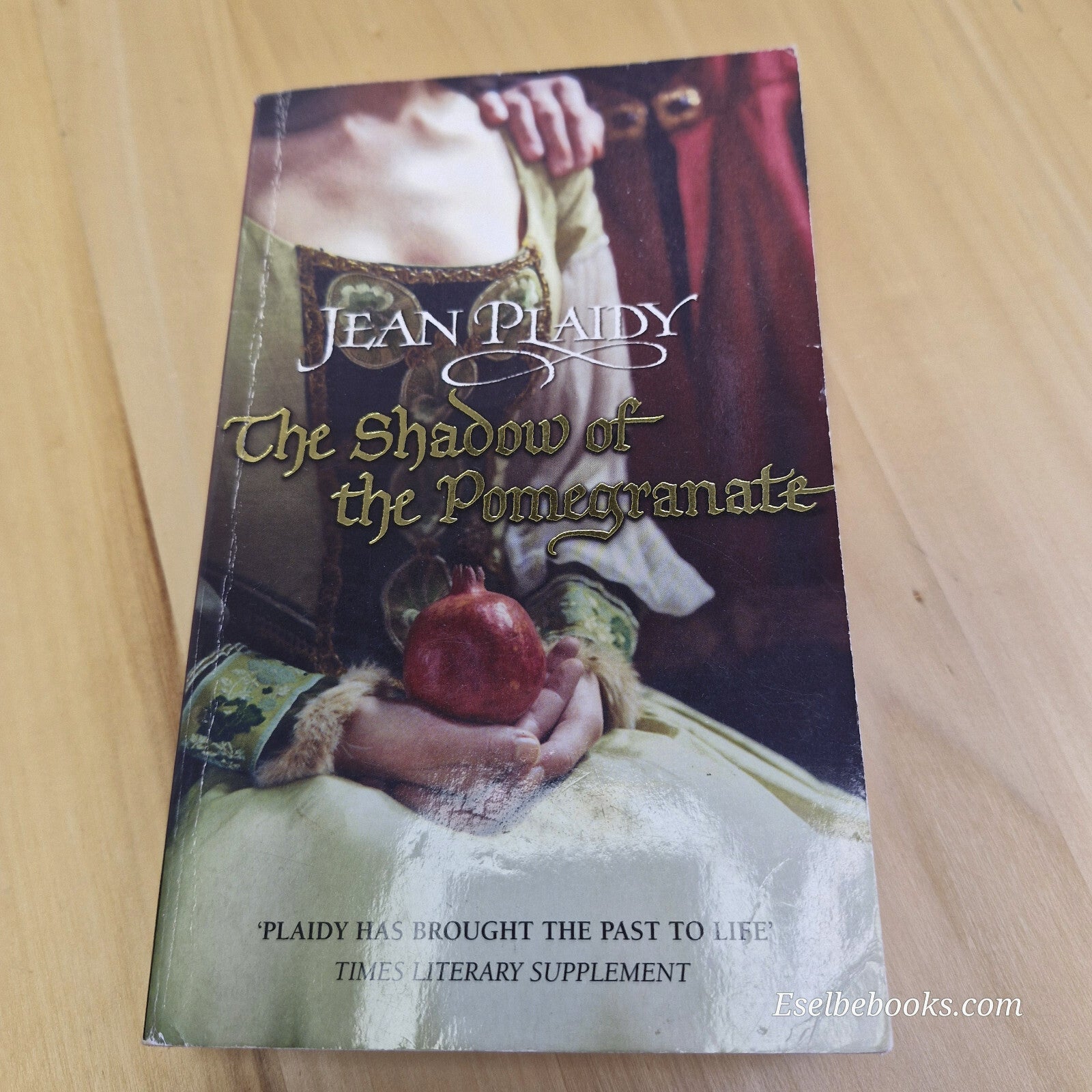 Historical romance:  The shadow of the pomegranate By Jean Plaidy - paperback