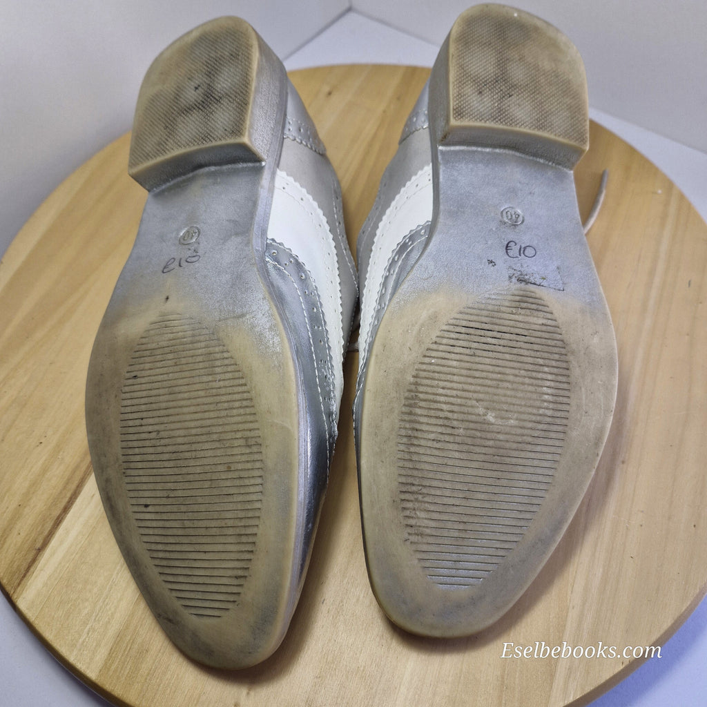 Bellucci size 40 lace up shoes - silver/white/beige with grey rubber soles