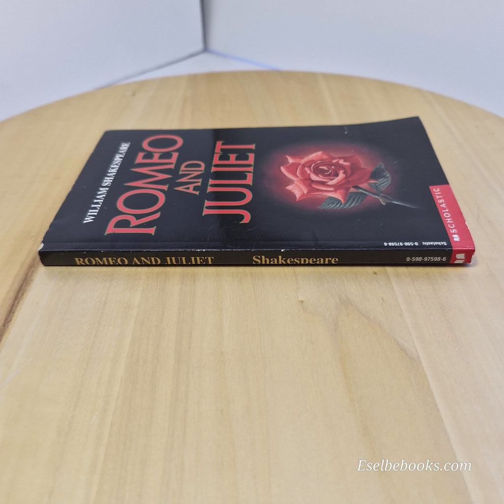 Romeo & Juliet by William Shakespeare (Scholastic) Edition - paperback