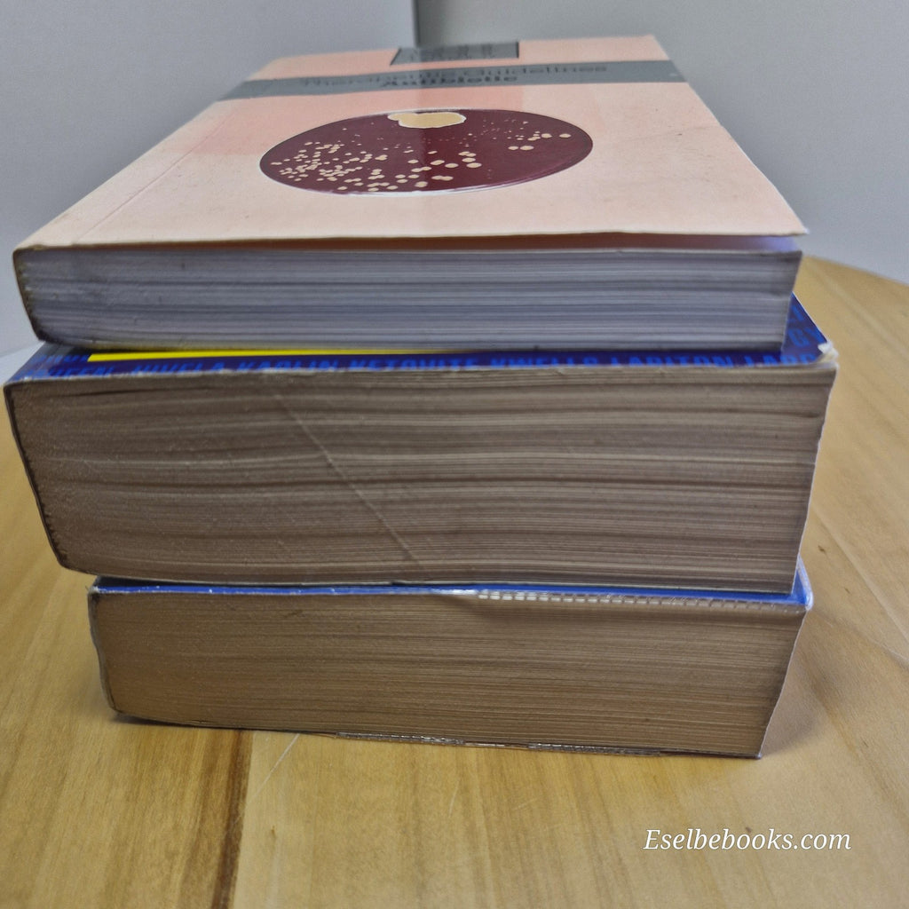 3 guidebooks/dictionaries on medicines/medicinal drugs/antibitoics - paperbacks