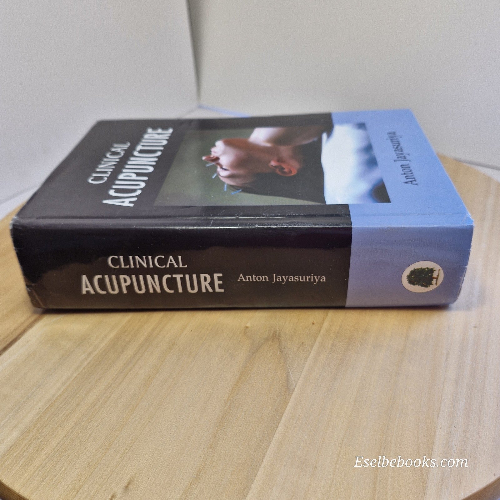 Clinical Acupuncture A to Z by Jayasuriya - 2001 - hardback with dust jacket