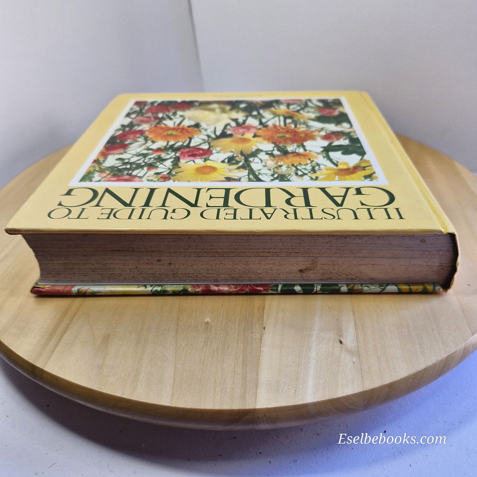 Reader's Digest's Illustrated Guide to Gardening · 1992 - large hardback