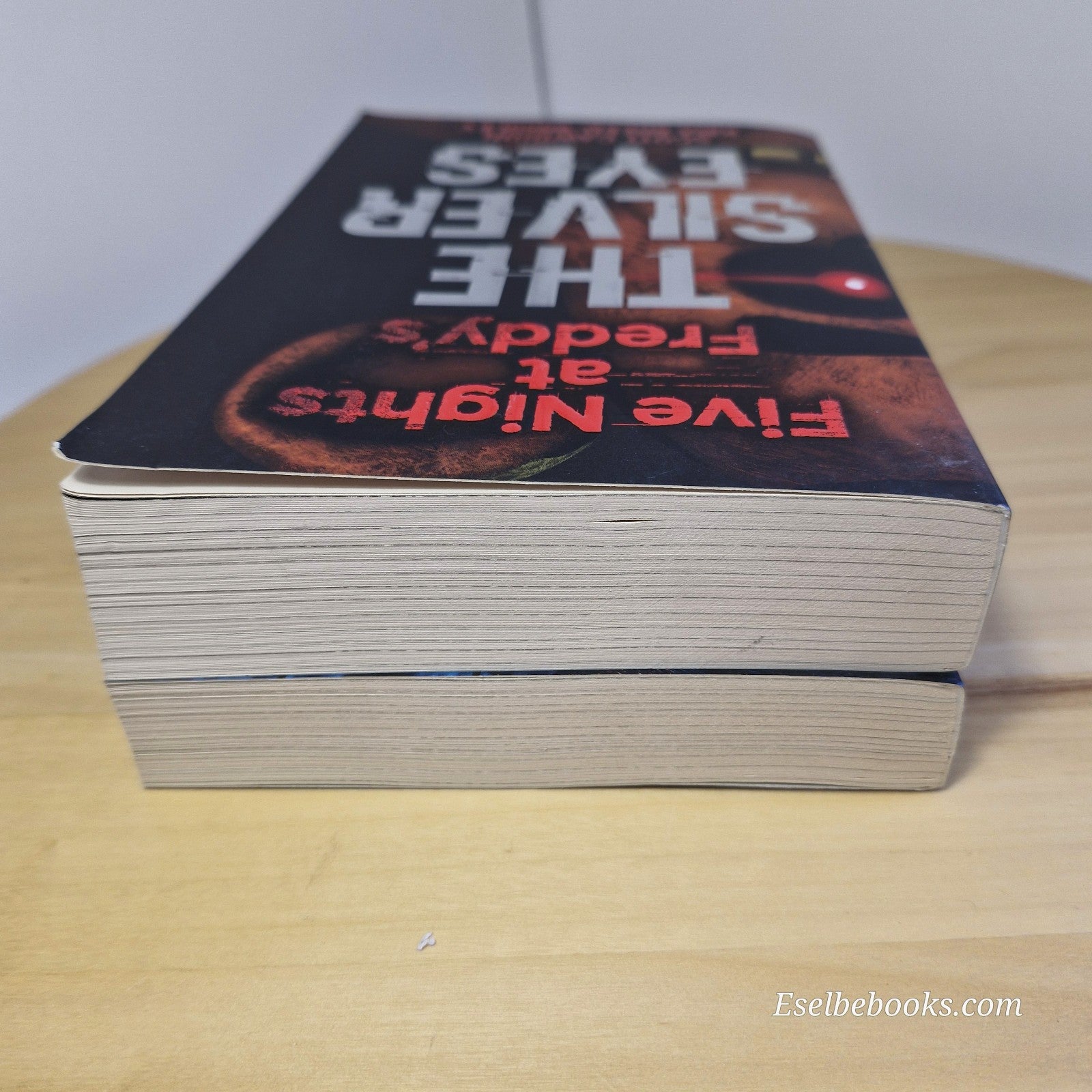 Five Nights at Freddy's - Silver Eyes & Twisted Ones by Cawthorn & Breed-Wrisley