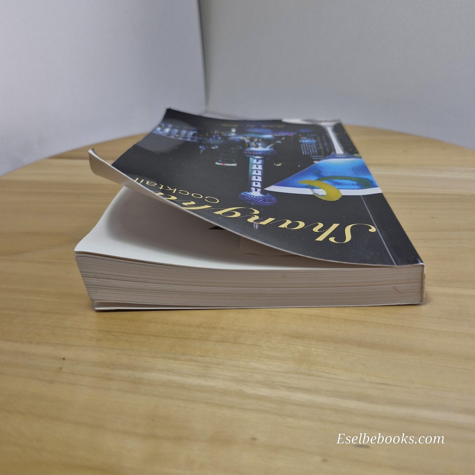 Shanghai Cocktail by Lucinda Lee Austin - paperback