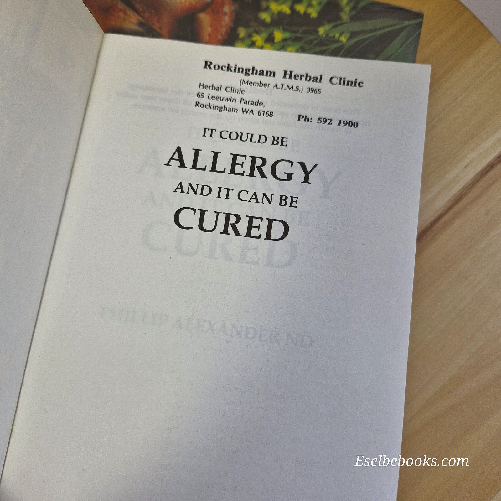 Health: 4 books about allergies and how to identify them - hardback/paperbacks