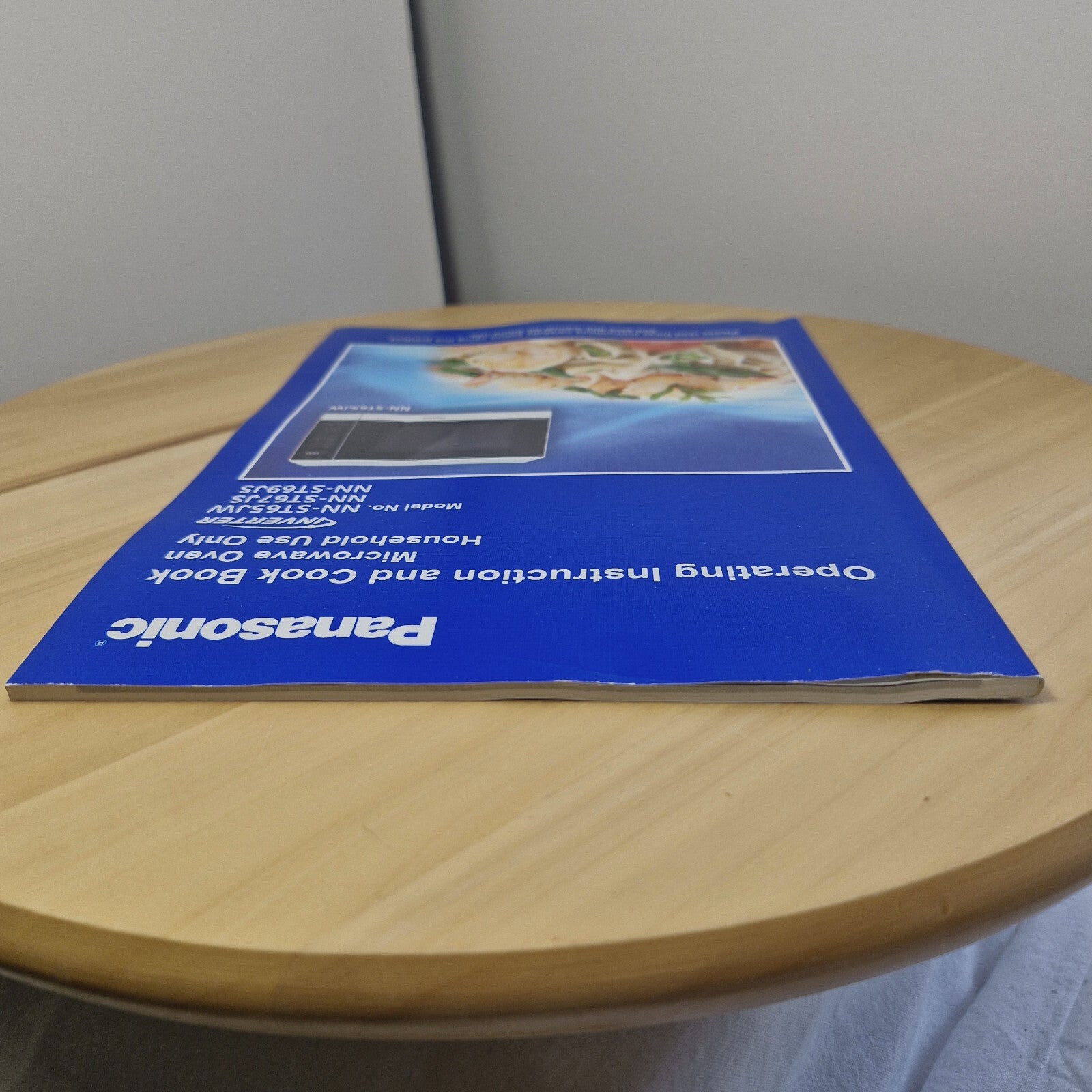 Panasonic Operating Instructions and Cook Book Microwave Oven Inverter NN-ST64JW