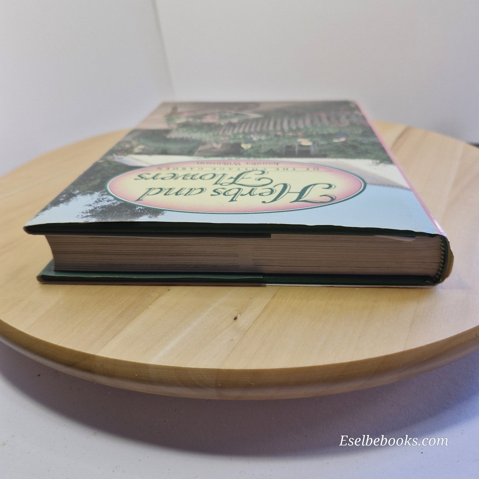 Herbs and Flowers of the Cottage Garden By Jennifer Wilkinson · 1989 - hardback