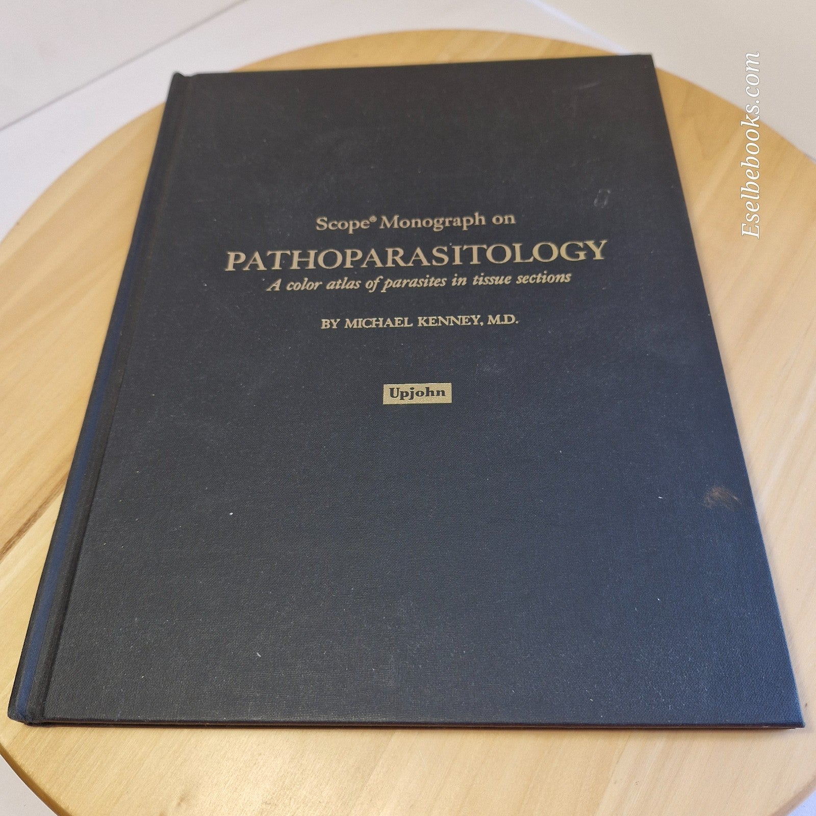 Scope Monograph on Pathoparasitology A Color Atlas by Michael Kenney - hardback