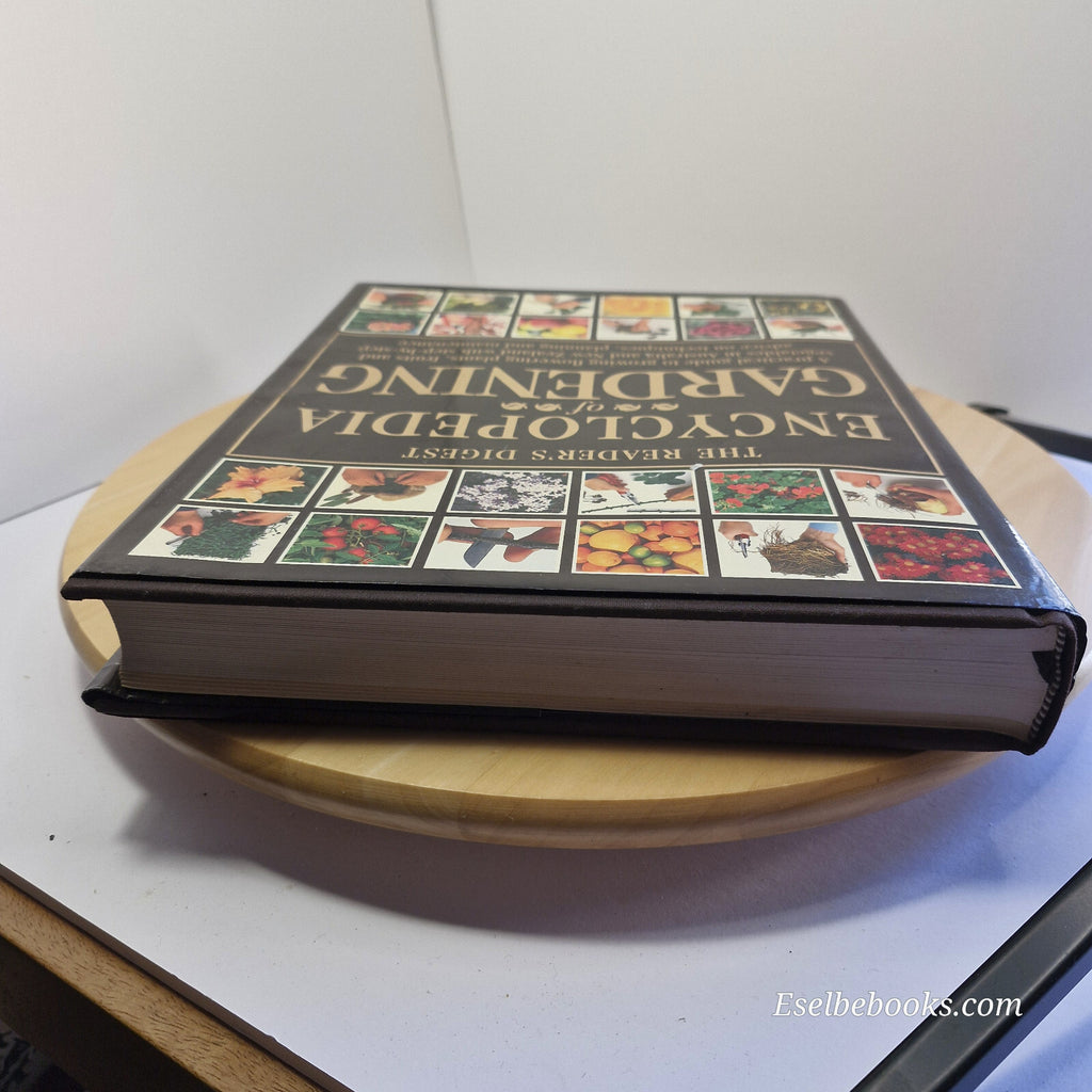 Reader's Digest Encyclopedia of Gardening 1995 - hardback with dust jacket