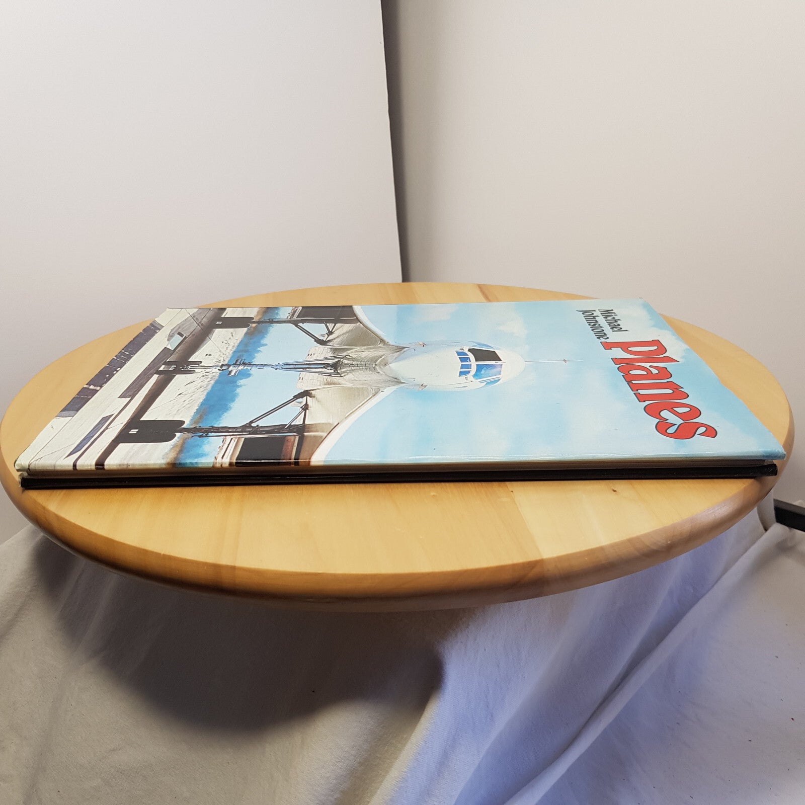 Planes By Michael Johnstone · 1978 - hardback with dust jacket