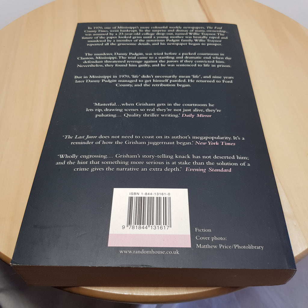 2 x John Grisham novels - The Borker & The Last Juror - paperbacks